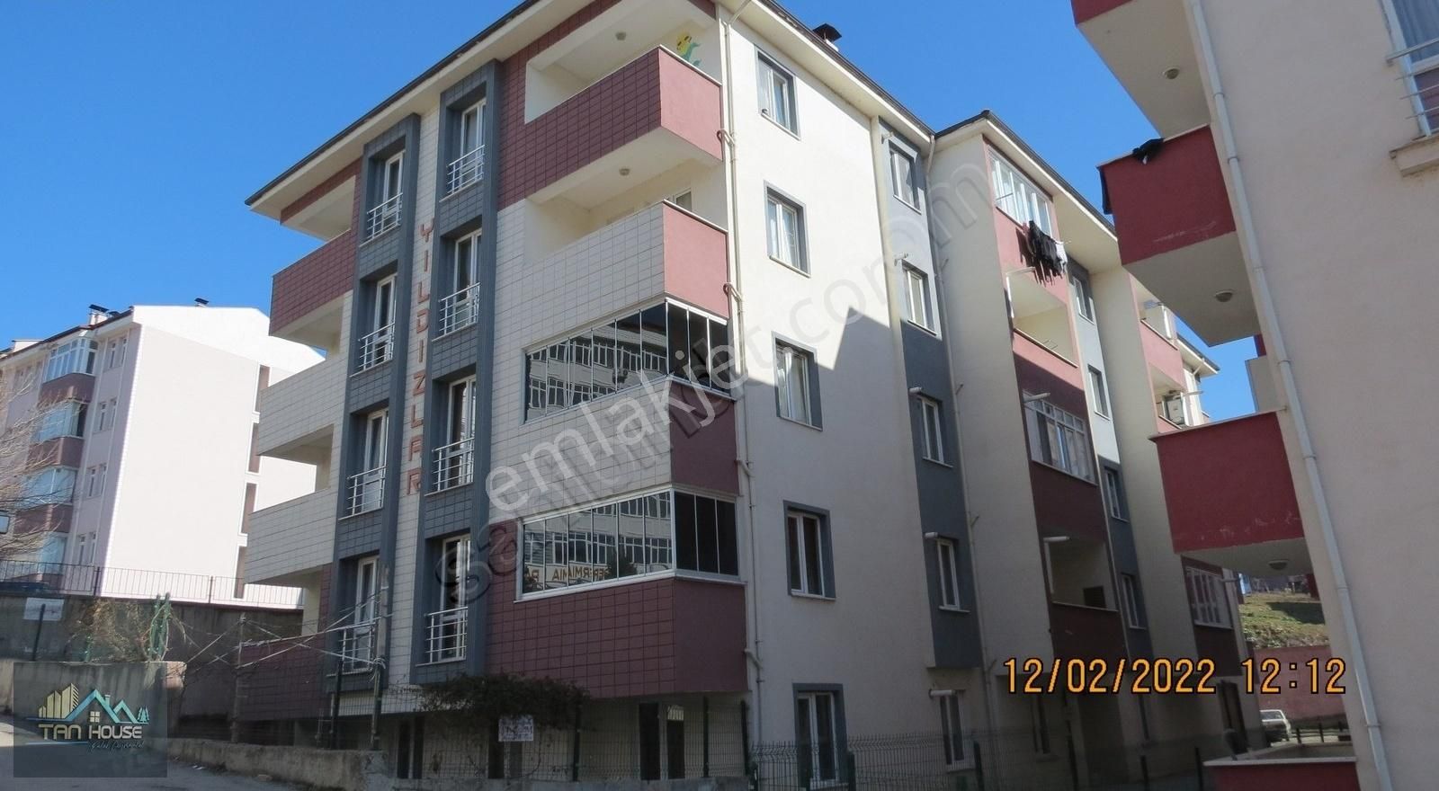 100. Yıl Carrefoursa Yanında Kiralık Eşyalı 1+1 Daire