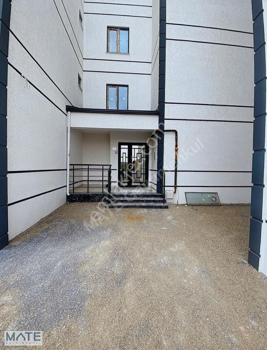 Yeni Mahallede 2+0 Doğalgaz Kombili Kiralık Daire