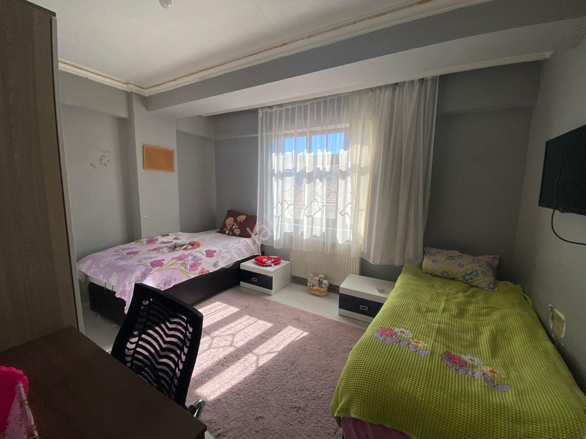 Vrupa Emlak Tan(memura)menderes Mah 65m² 1+1 4.kat,eşyalı,asansörlü,metroya 5 Dk,kiralık Daire