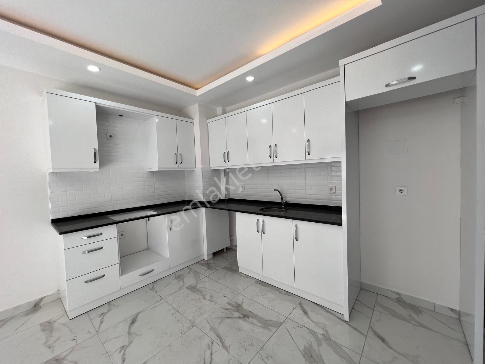 Sakolıfe Gayrimenkul'den Avsallarda 2 + 1 Eşyasız Daire