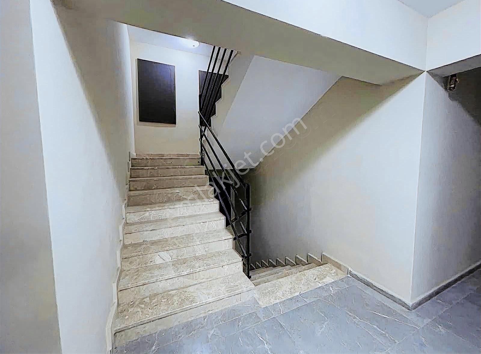 Karakaş Bey Gayrımenkulden Koç Yapı Evlerinde Satılık 2+1 Fırsat - Görsel 12