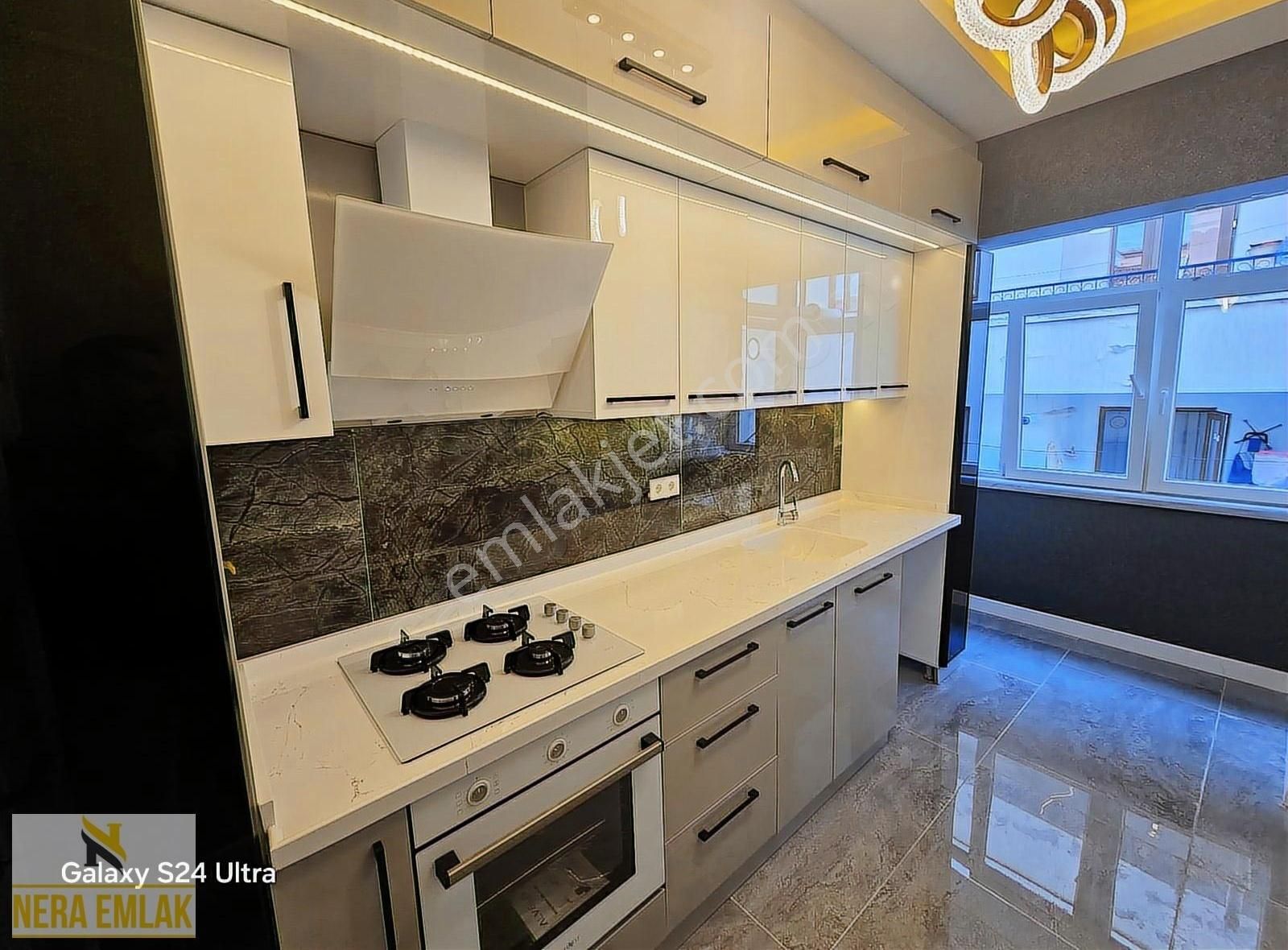 Etlik'te Caddeye 2 Bina Üst Katta Full Yapılı Orj Bağımsız 3+1