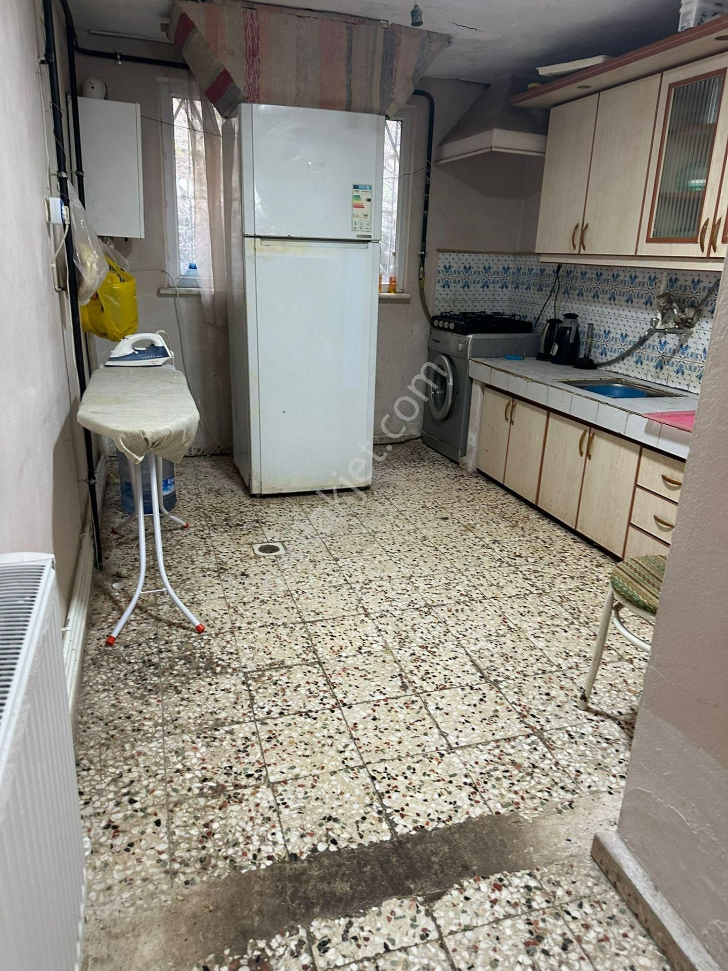 Gemlik Sahilde Üç Katlı Satılık Bina - Görsel 6