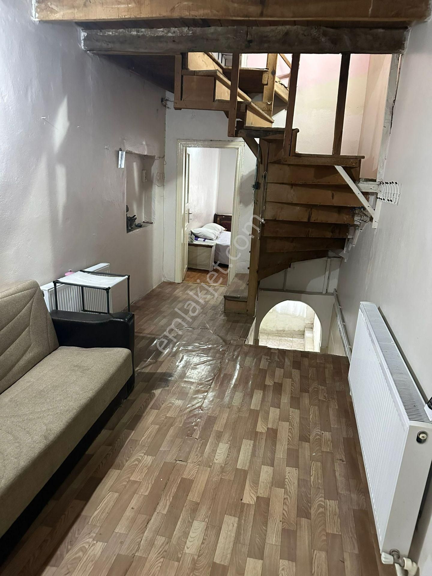 Gemlik Sahilde Üç Katlı Satılık Bina - Görsel 4