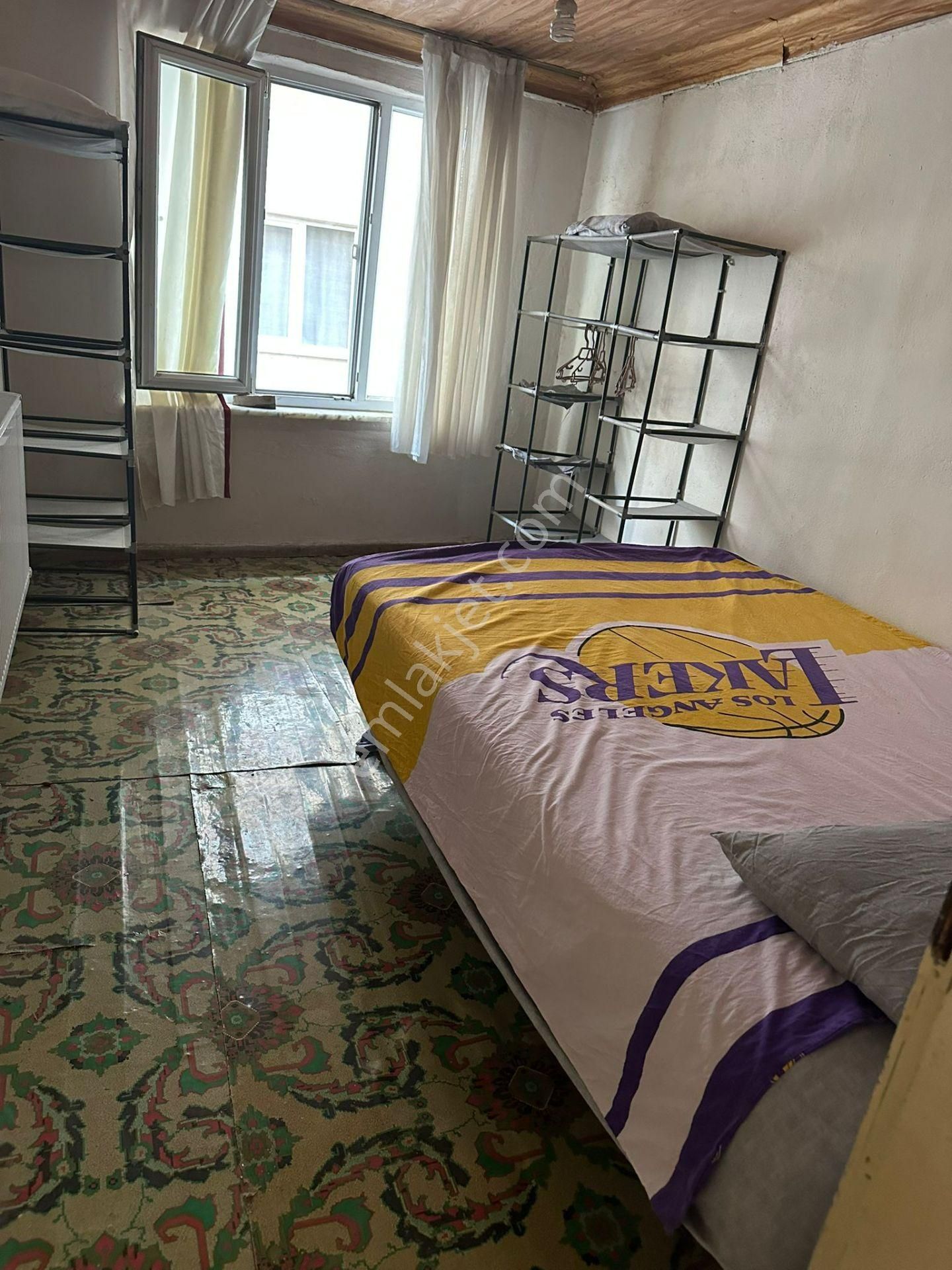 Gemlik Sahilde Üç Katlı Satılık Bina - Görsel 2