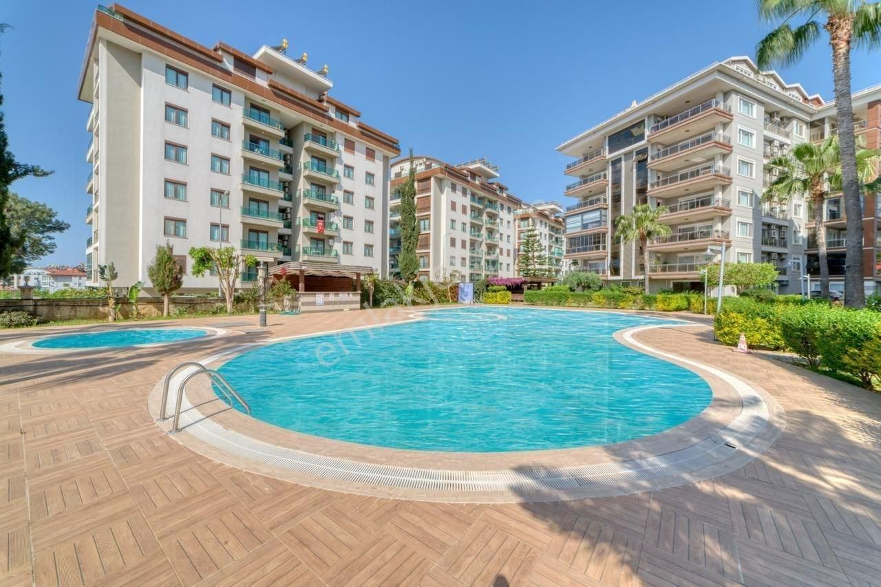Alanya Oba 3+1 Ayrı Mutfak Site İçerisinde Lüks Kompleks Satılık Daire