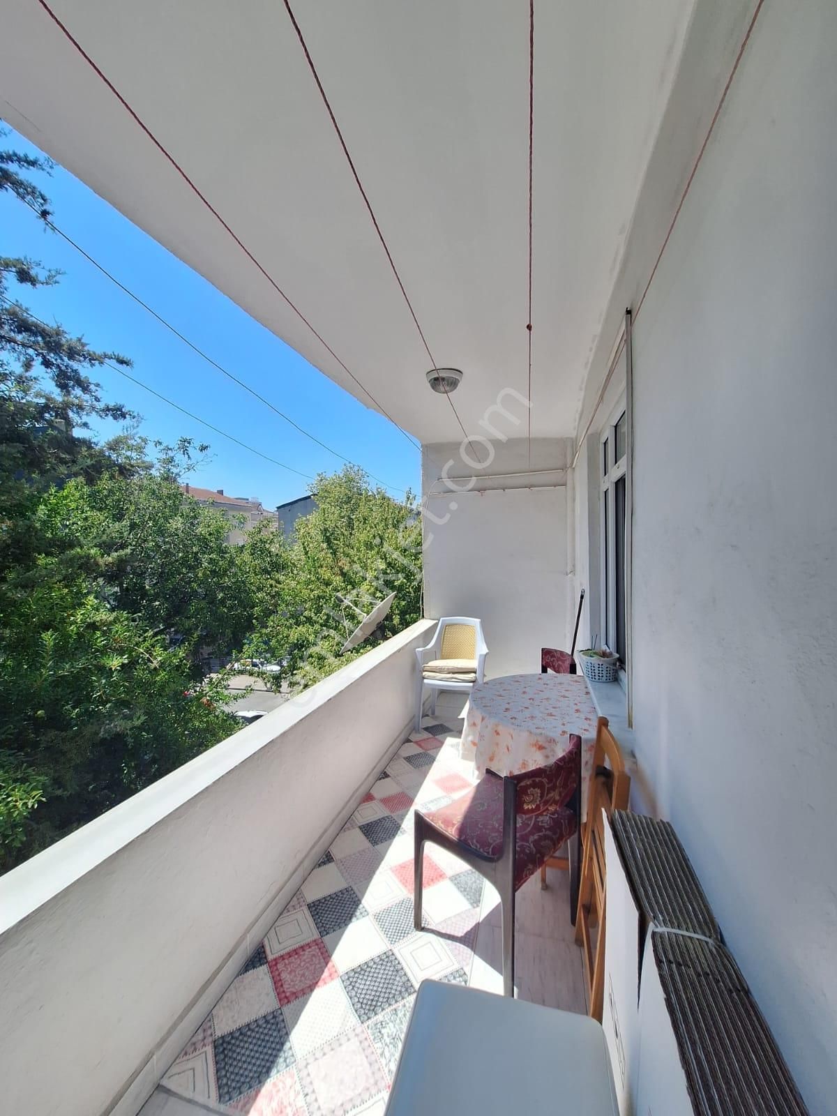 Aras Emlaktan Satılık Ninehatun Mahallesinden 2. Kat 3+1 135m Acil Satılık Daire