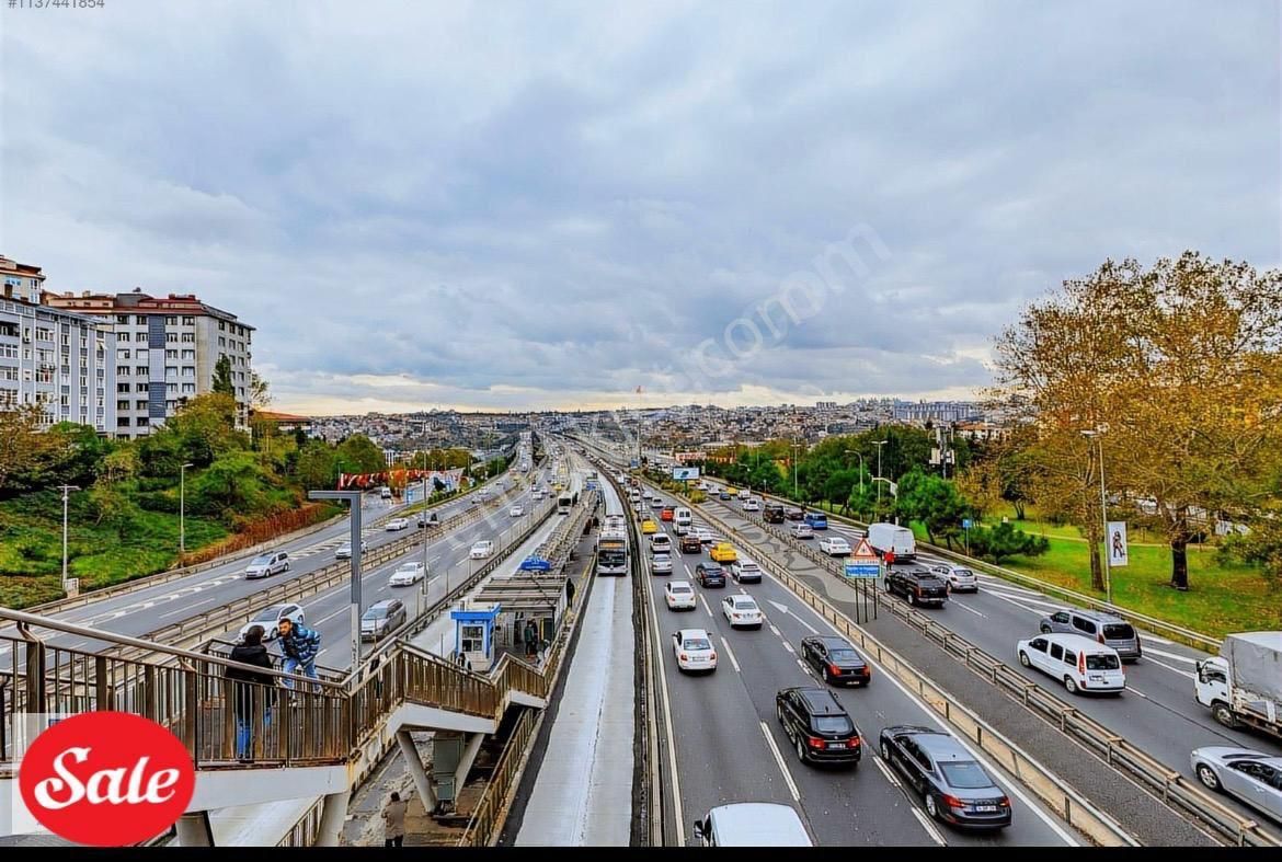 Halıcıoğlu Mahallesinde, Metrobüse Yakın Ters Dubleks Daire