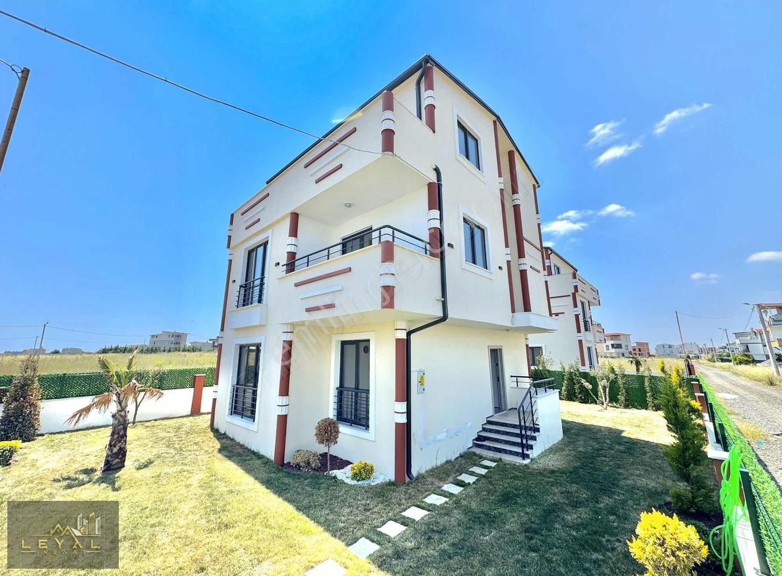 ꧁leyal Grup꧂büyük Ailelere Özel Büyük Villa 6+1 300m2 Arsa İçind - Görsel 2