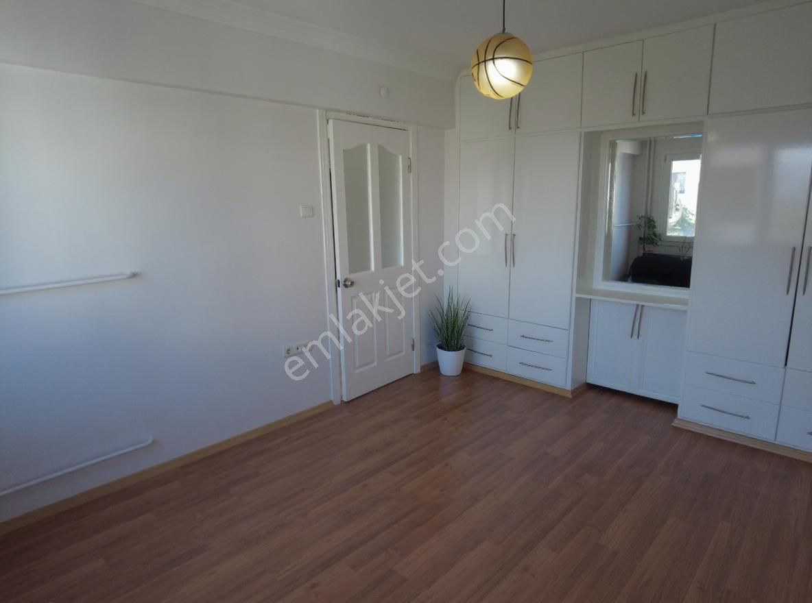 Kw Cobans'tan Fevzi Çakmak Caddesi Üzeri – Ata Apartmanı’nda 100m² Yenilenmiş Daire! - Görsel 9