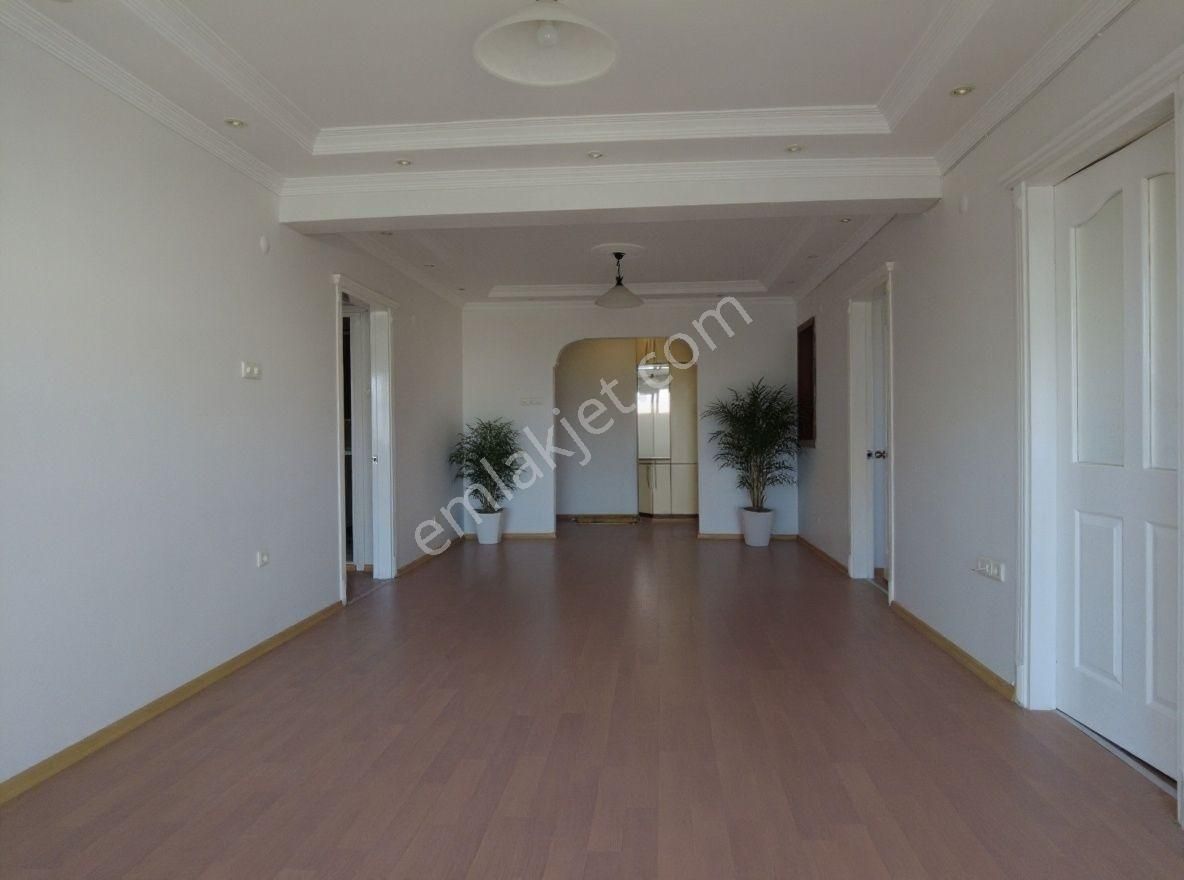 Kw Cobans'dan Fevzi Çakmak Caddesi Üzeri – Ata Apartmanı’nda 100m² Yenilenmiş Daire!