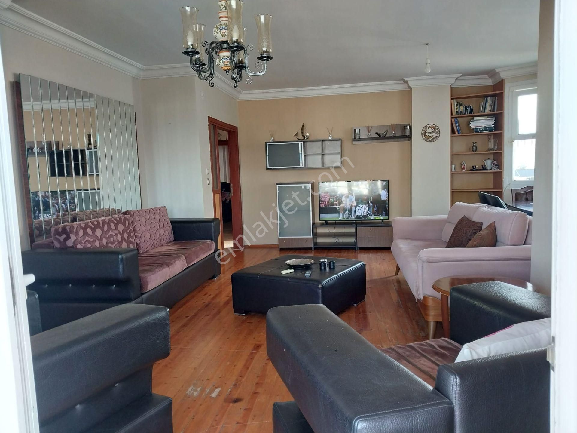 Adana Çukurova Özal Bulvarına Yakın Göl Manzaralı Eşyalı Geniş 3+1 Kiralık Fırsat Daire