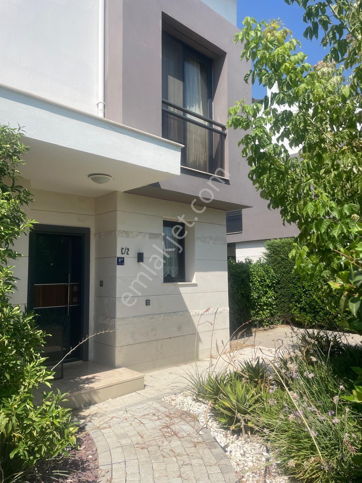 Kuşadası Güzelçamlı'da Ormanla İç İçe Bol Oksijen Kaynaklı 3+1 Satılık Villa - Görsel 30