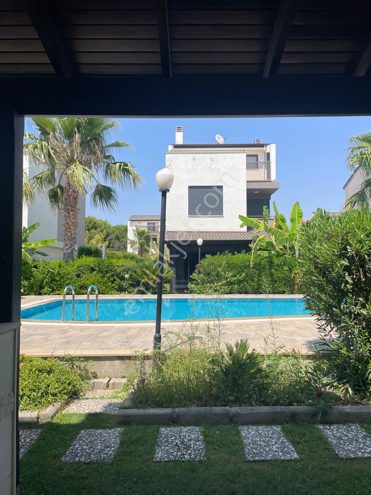 Kuşadası Güzelçamlı'da Ormanla İç İçe Bol Oksijen Kaynaklı 3+1 Satılık Villa - Görsel 34