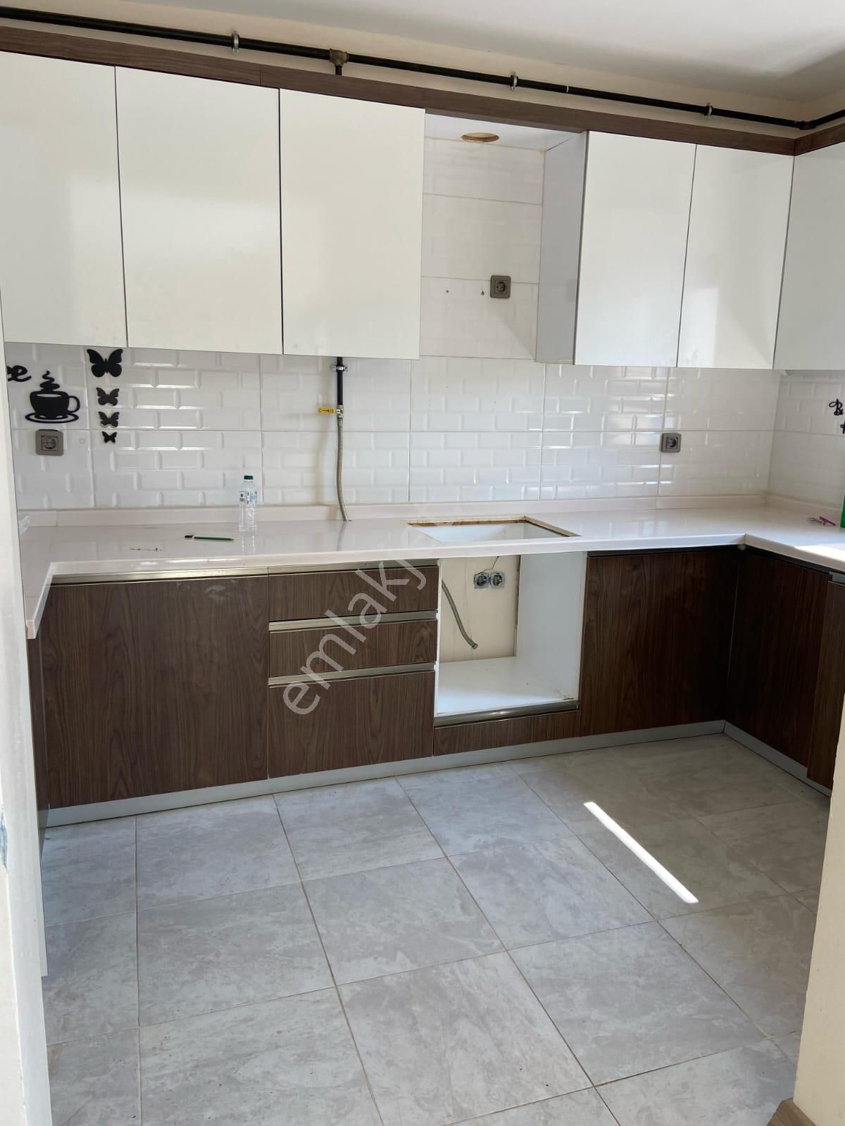 Adana Sarıçam Buruk Tokilerinde Yemek Odalı Petrole Yakın Kiralık Daire