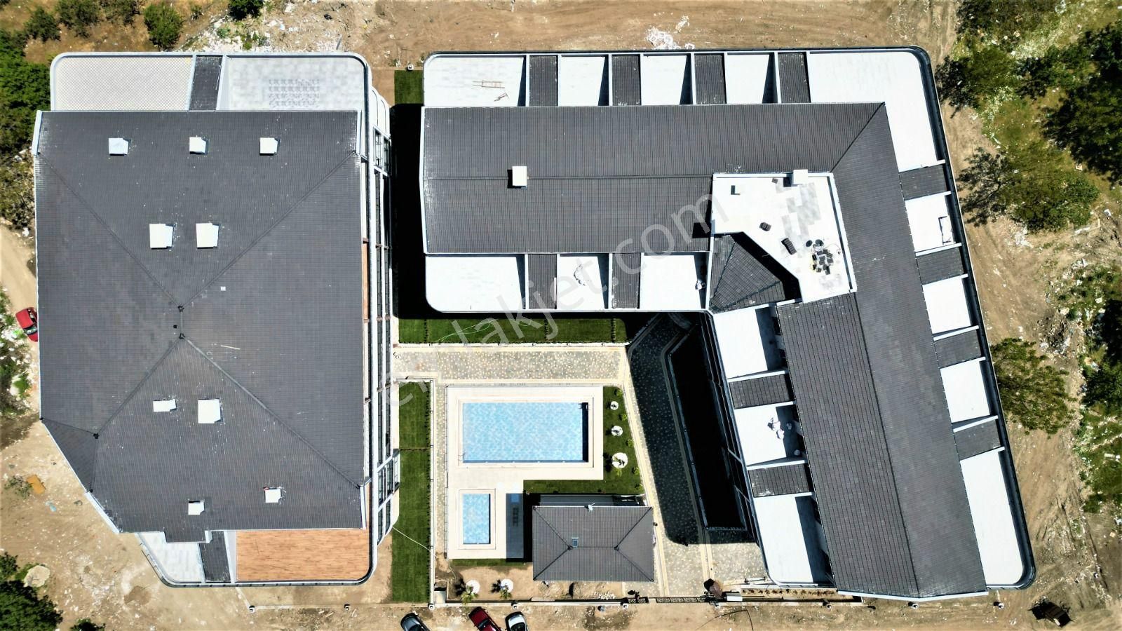Altınkum Bahçelievler Sitesi'nde Bahçe Katı Kiralık 2+1 Daire