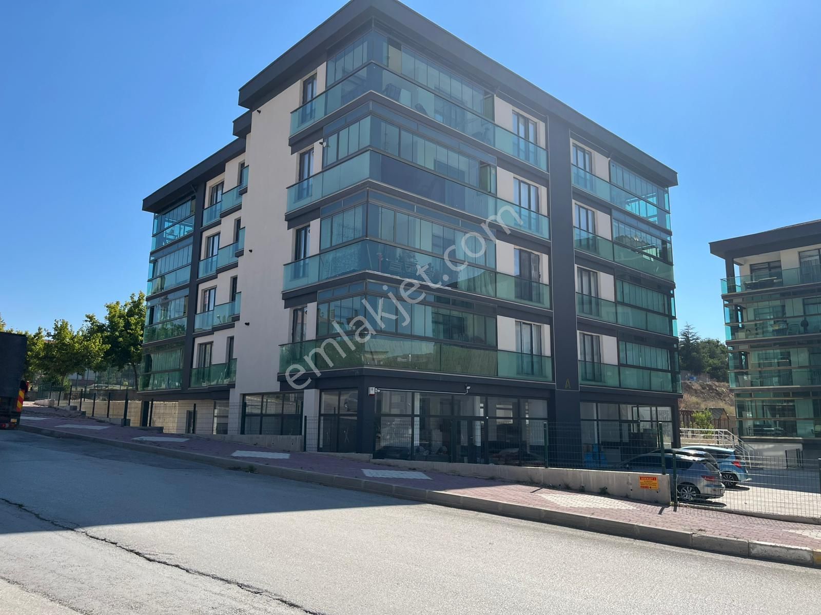 Cadde 1071 Evlerinde 3+1 Güney Cepheli *** Burcu Emlaktan