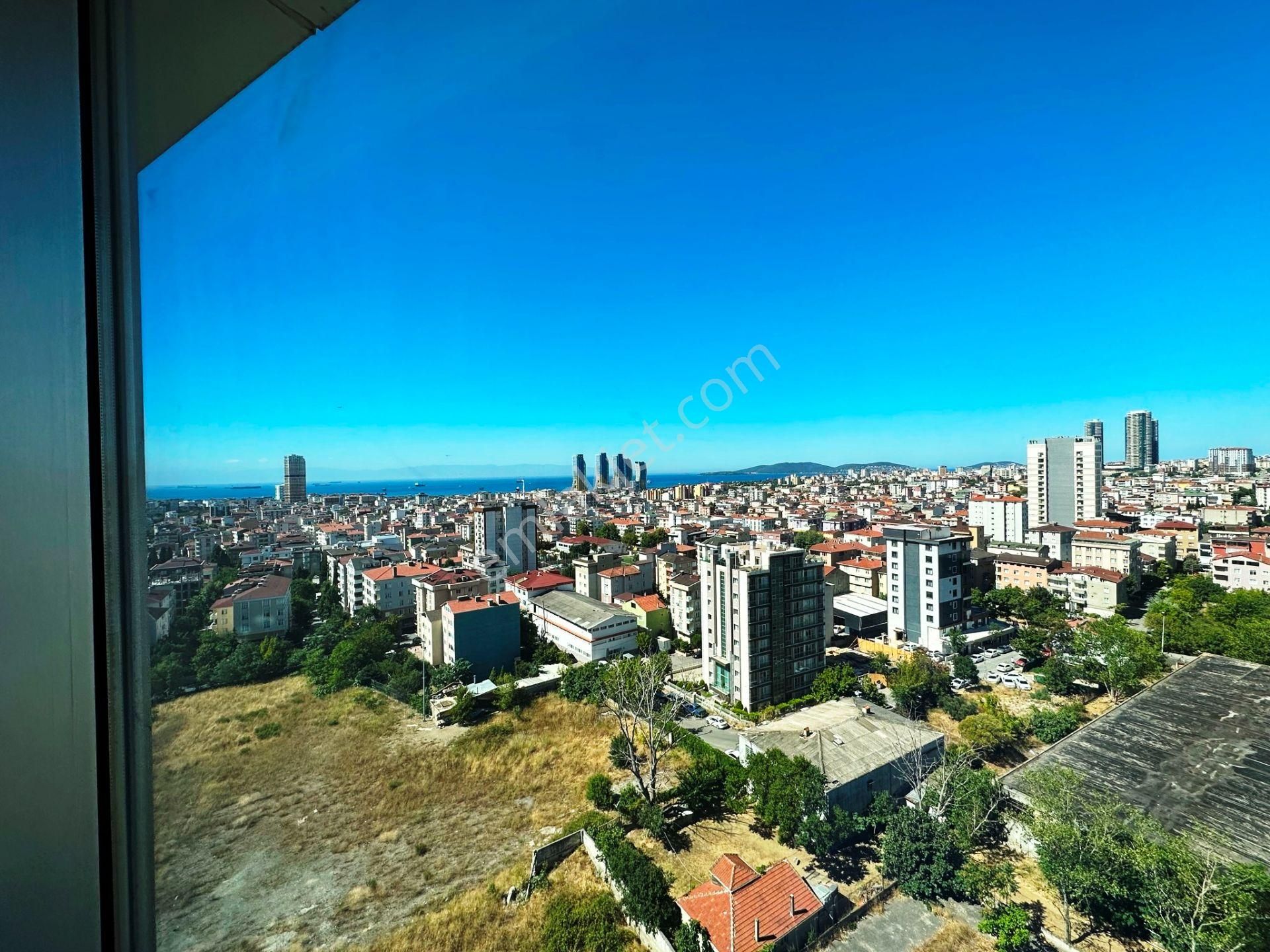 Kartal Çukurova Tower'da 12.kat Manzaralı Ankastreli Kiralık 1+1