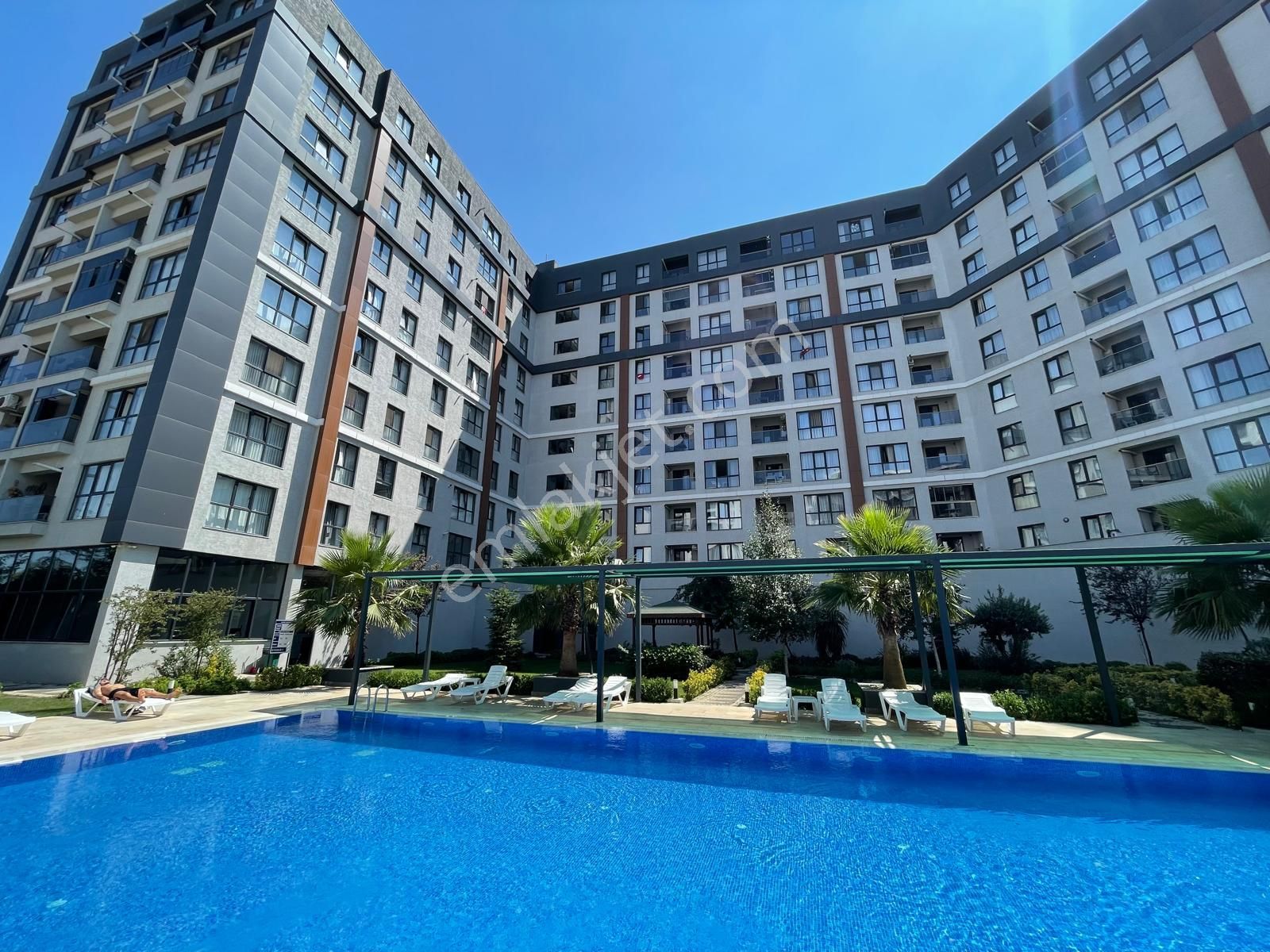 Pendik/blue Garden 2+1 Havuz Cephe Boş İskanlı Satılık Daire