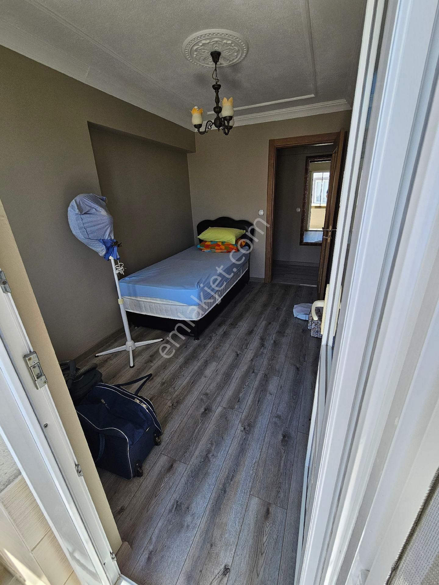 Sarımsaklı'da Komple Yenilenmiş Masrafsız Daire - Görsel 6