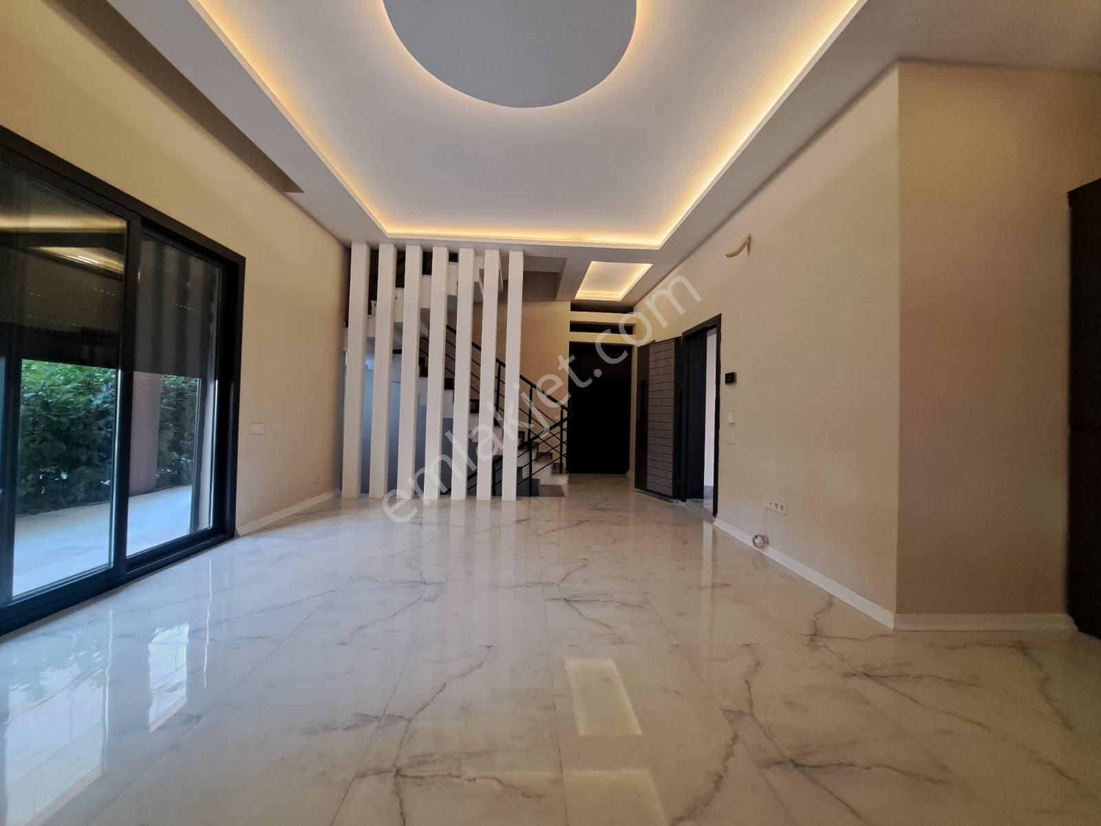 Muradiye Mahallesi 🏡villa ✅8+1 550 M2 4 Katlı Villa ❇️fulll Özelikli