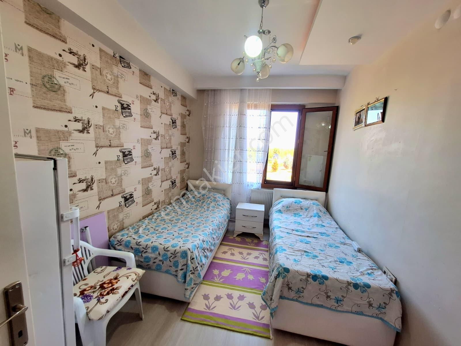 Mountaın Gayrimenkul'den Bağcılar Makine İkmal Civarı 3+1 Satılık