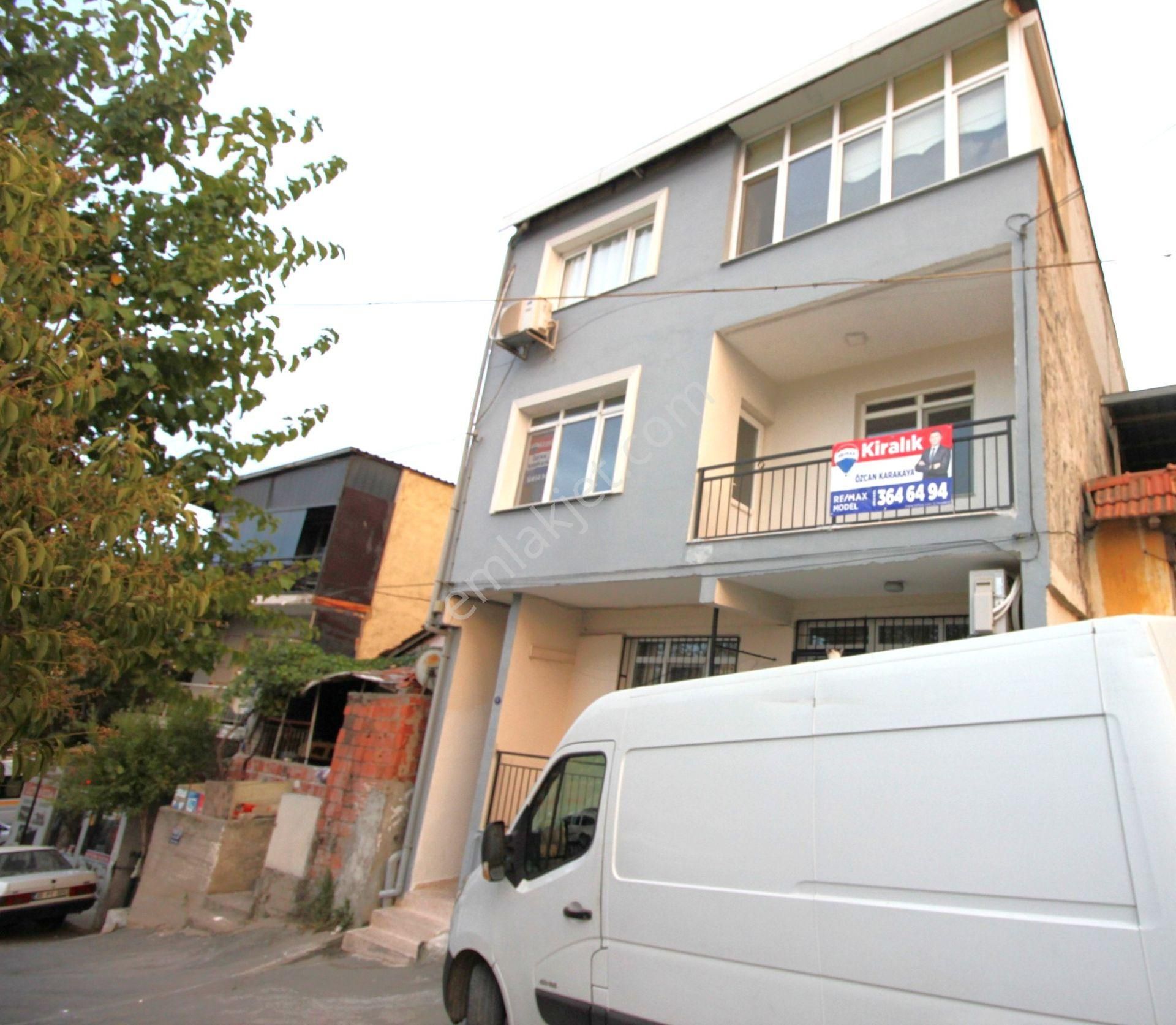 Karabağlar Bahriye Üçok Mah. Tadilatlı Arakat Geniş Kiralık Daire