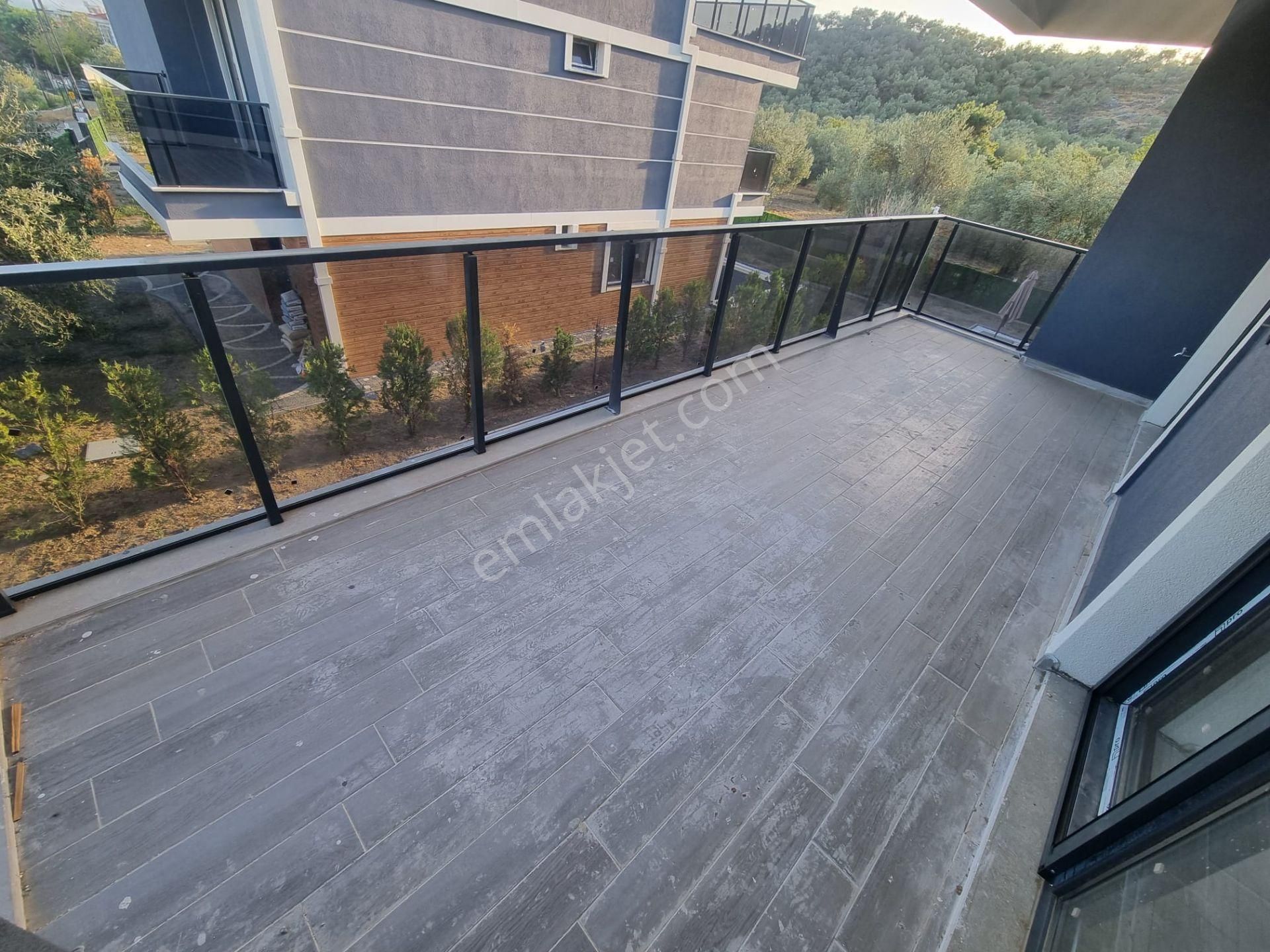 Doğayla İç İçe Modern Havuz Ve Bahçe Keyfi 5+1 Villa - Görsel 21