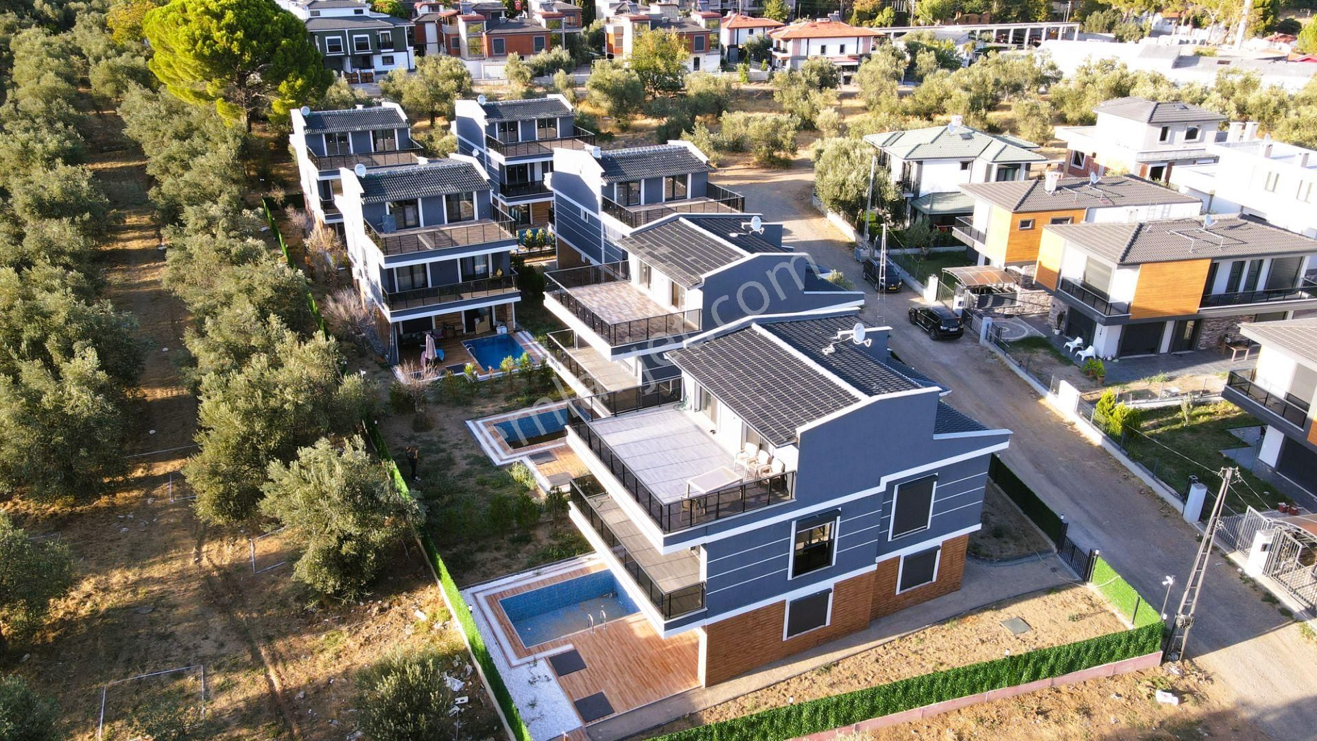 Doğayla İç İçe Modern Havuz Ve Bahçe Keyfi 5+1 Villa - Görsel 32