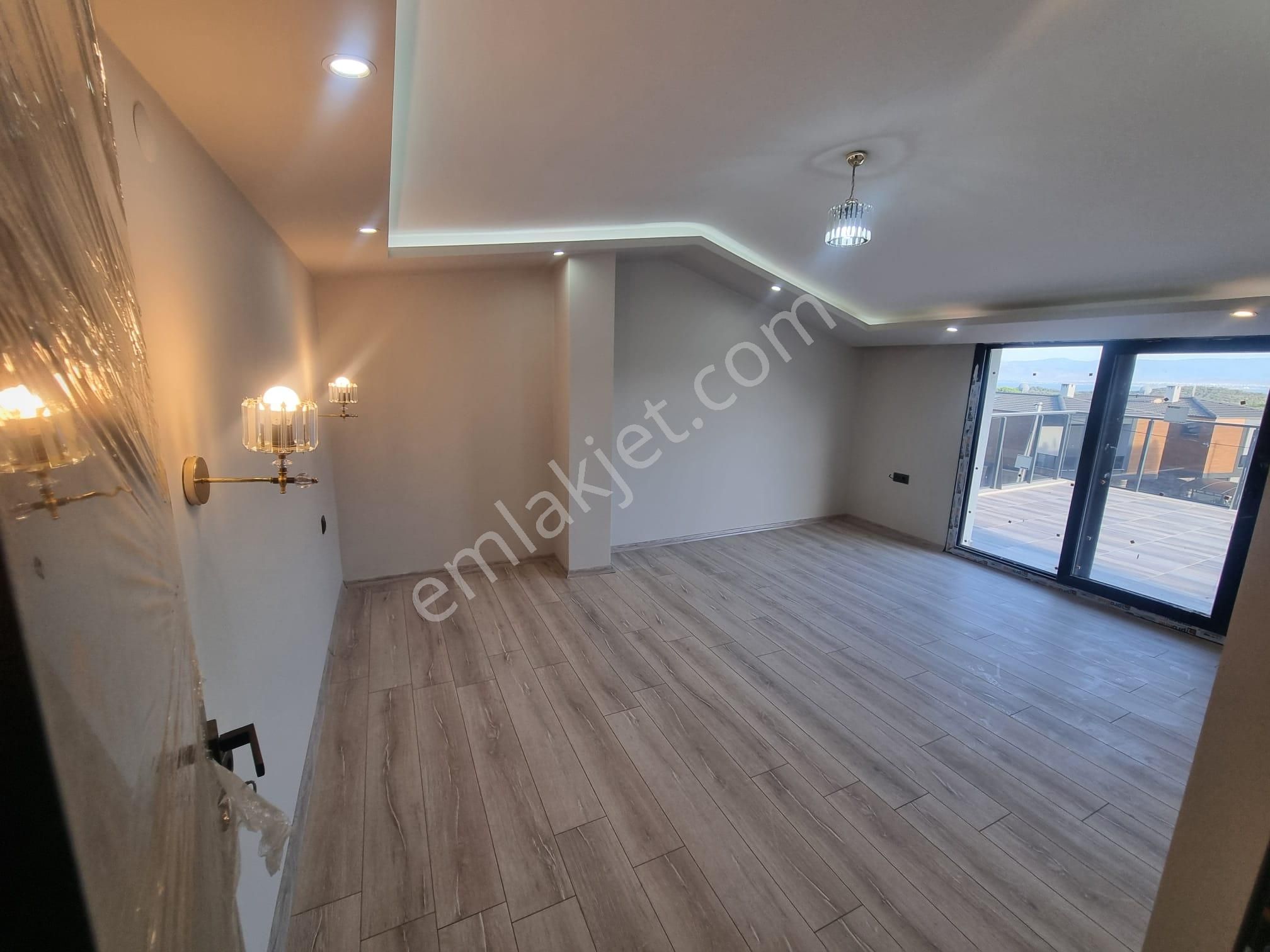 Doğayla İç İçe Modern Havuz Ve Bahçe Keyfi 5+1 Villa - Görsel 5