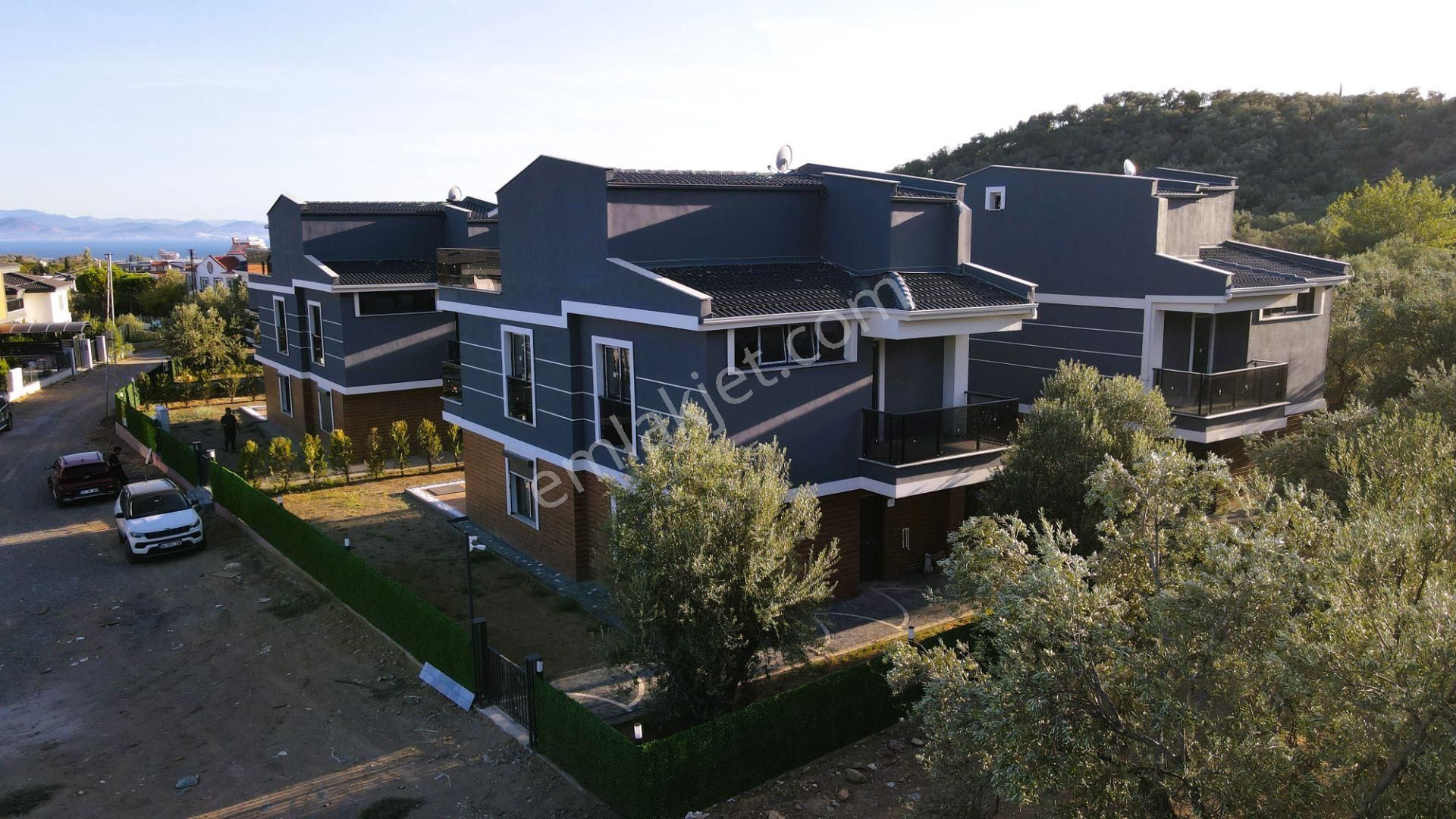 Doğayla İç İçe Modern Havuz Ve Bahçe Keyfi 5+1 Villa - Görsel 33
