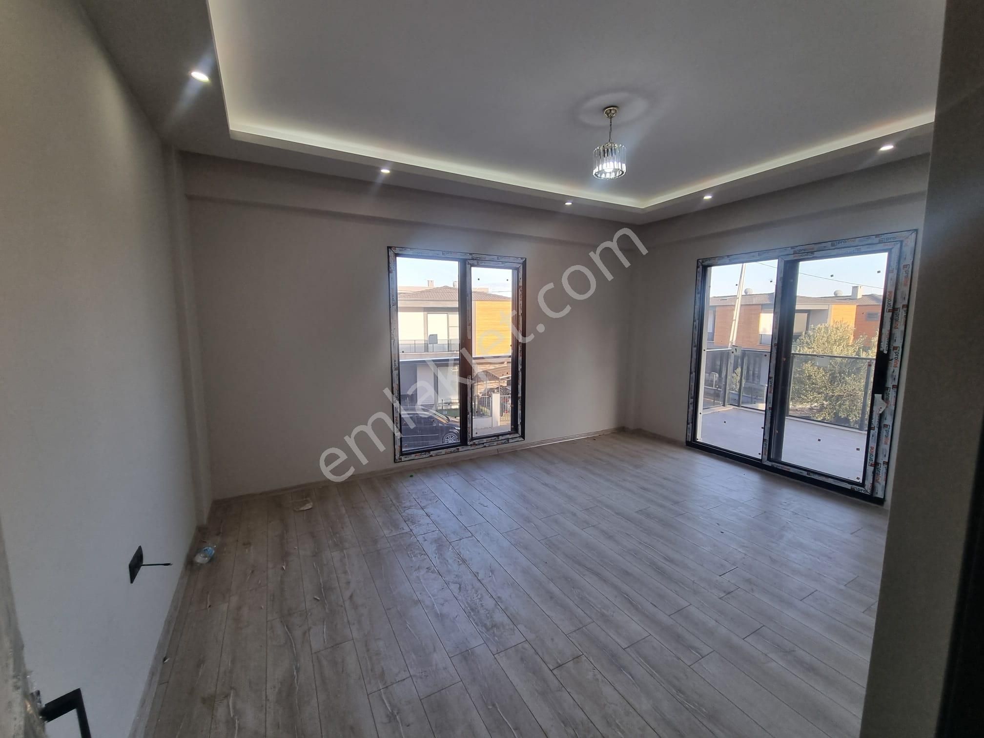 Doğayla İç İçe Modern Havuz Ve Bahçe Keyfi 5+1 Villa - Görsel 28