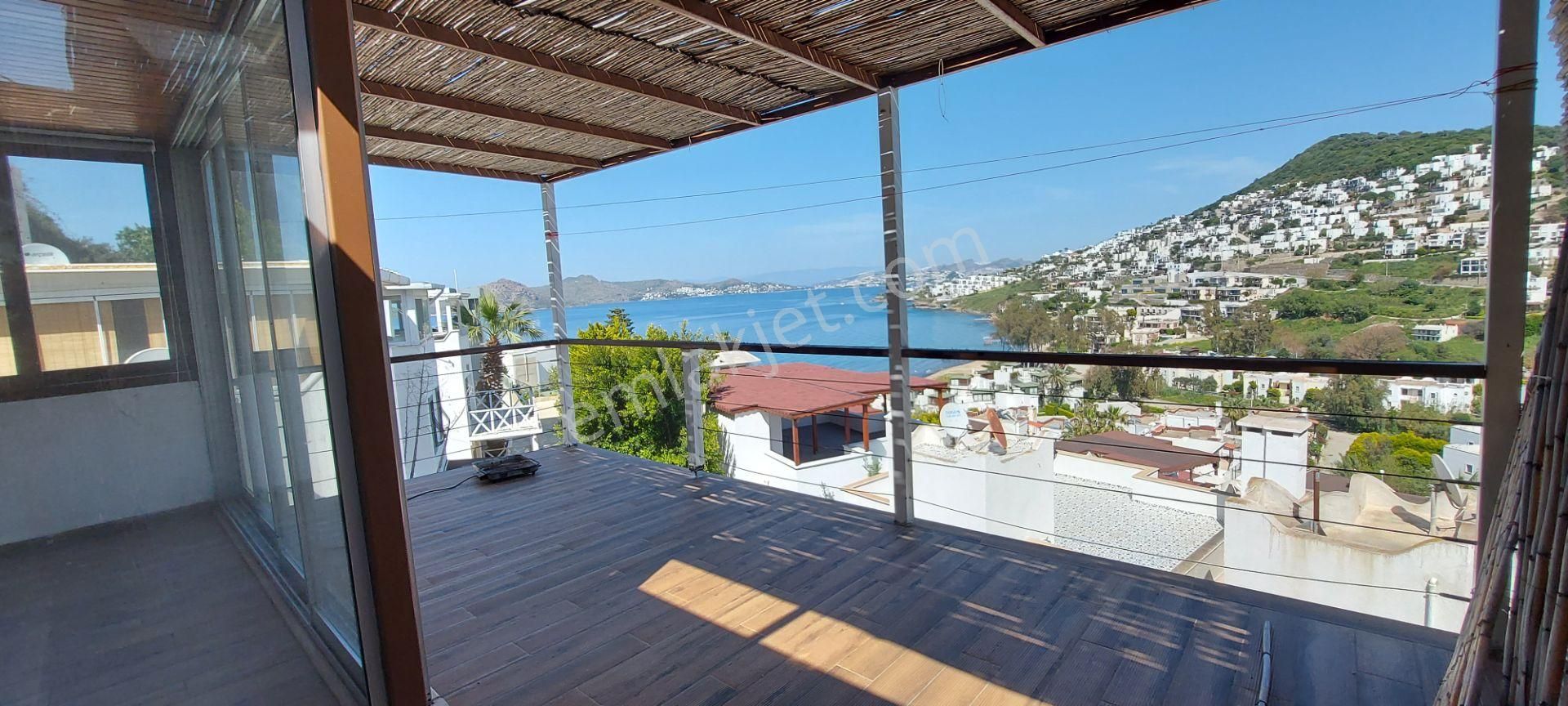 Yalıkavak Gerişte Havuzlu Site İçerisinde Deniz Manzaralı Müstakil Triplex