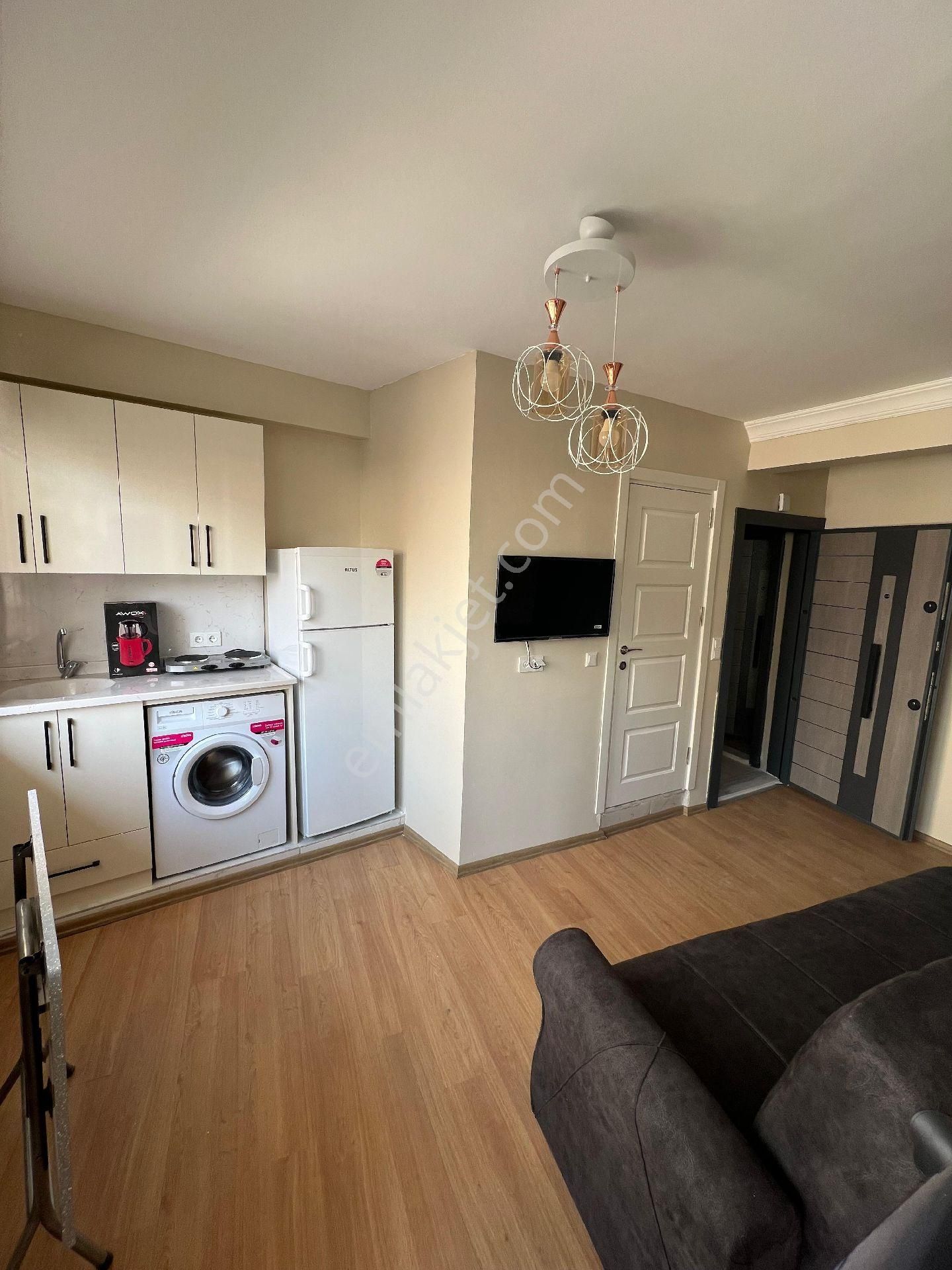 Cemal Gürselde 1+1 Balkonlu Eşyalı Kiralık Daire