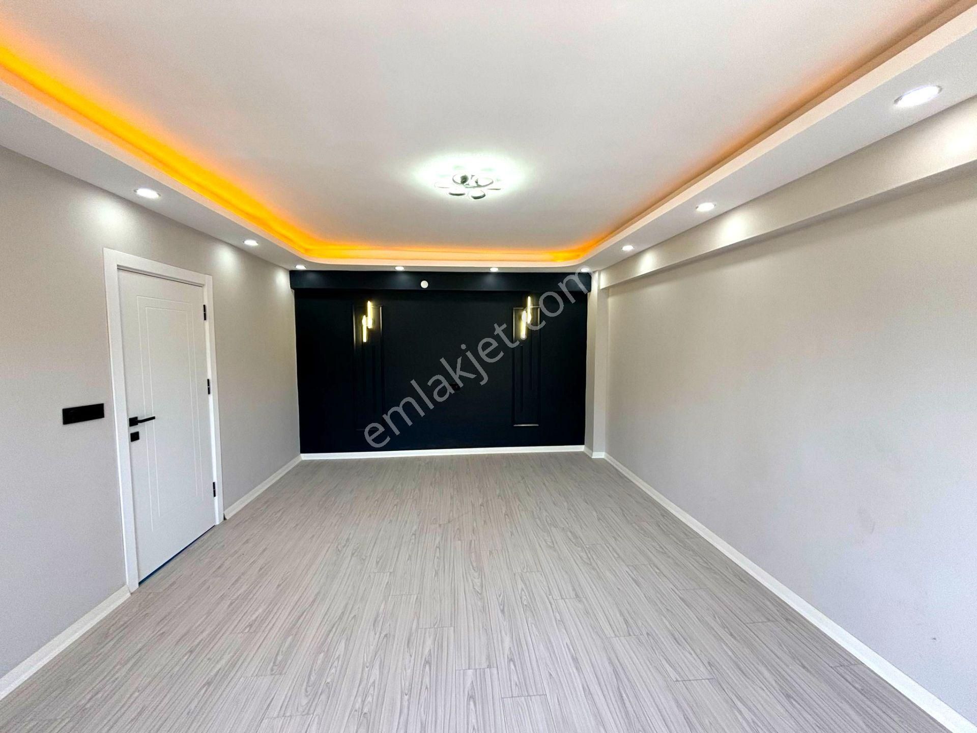 **eryıldız İnşaat'tan**acill Üçlü Ankastre Setli K.otoparklı 2+1