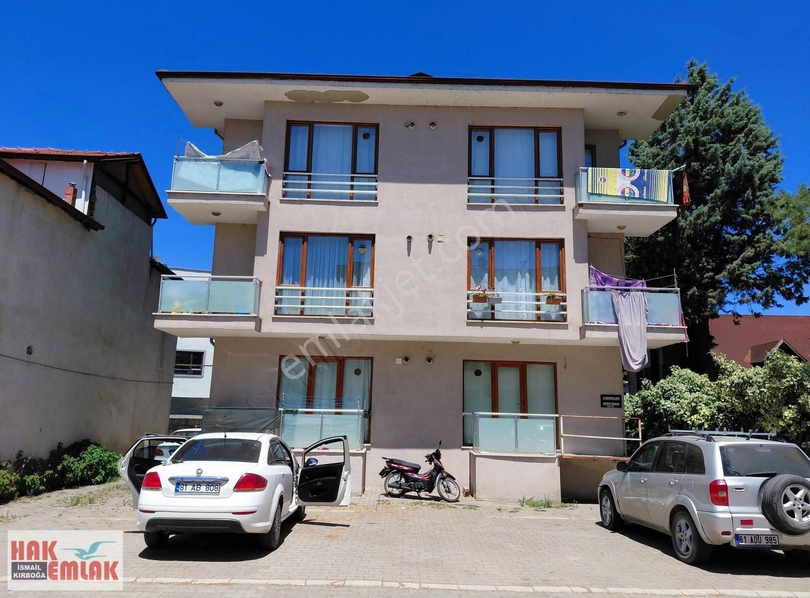Hak Emlak'tan Çay Mah.de Tam Merkezi Konumda Satılık 2+1 Daire