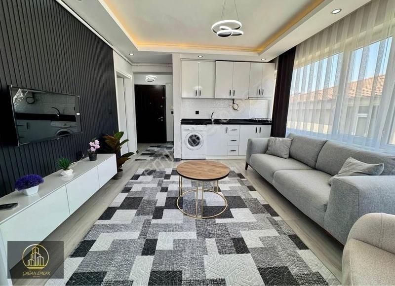 Çağandan Eskpertizi Yapılmış Eşyalı Cadde Üzerinde Satılık Daire