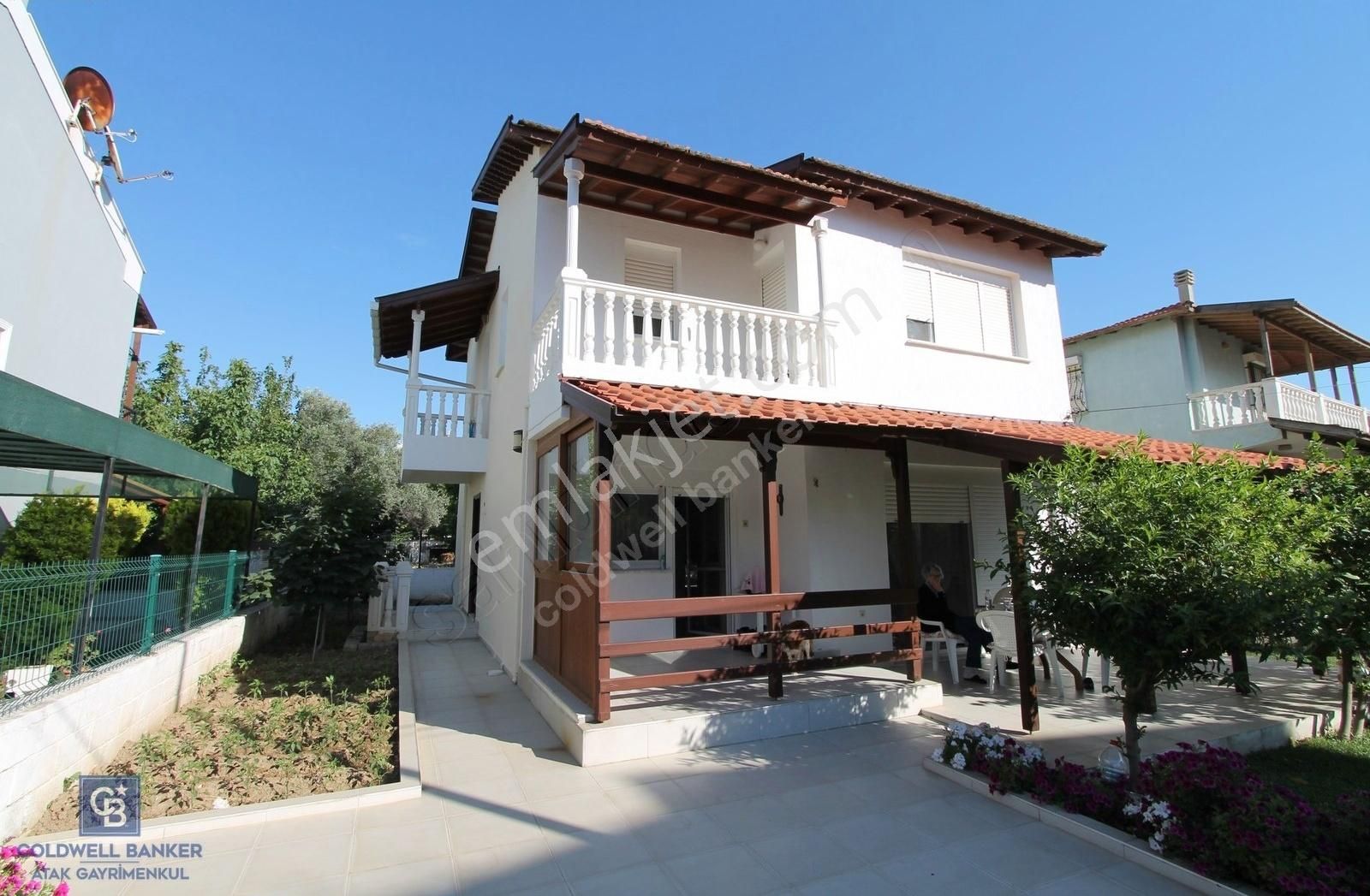 Urla Çeşmealtı 'nda Satılık Villa Yelken Kulübünün Komşusu