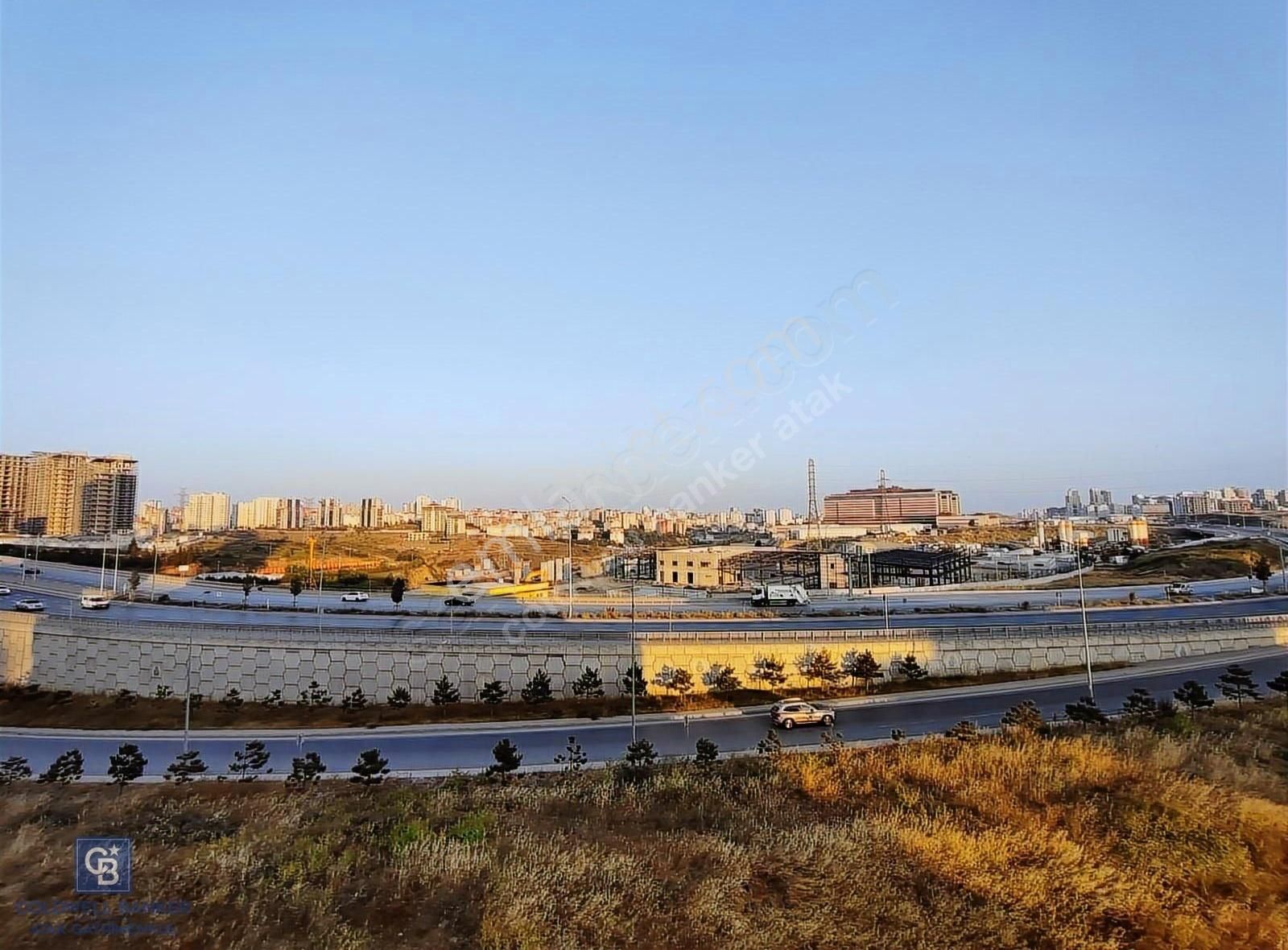 Emlak Konut Başakşehir'de Ebeveyn Banyolu Satılık 2+1 90m2 Daire
