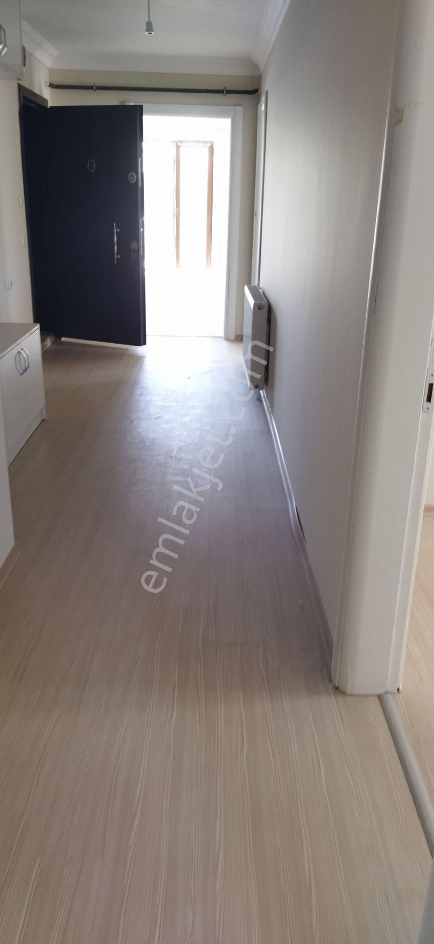 Mustafakemalpaşa Da Site İçinde Manzaralı 1. Kat 150m2 Net 3+1 17 Yaşında Daire - Görsel 11