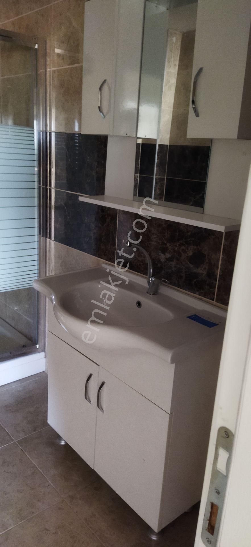 Mustafakemalpaşa Da Site İçinde Manzaralı 1. Kat 150m2 Net 3+1 17 Yaşında Daire - Görsel 7