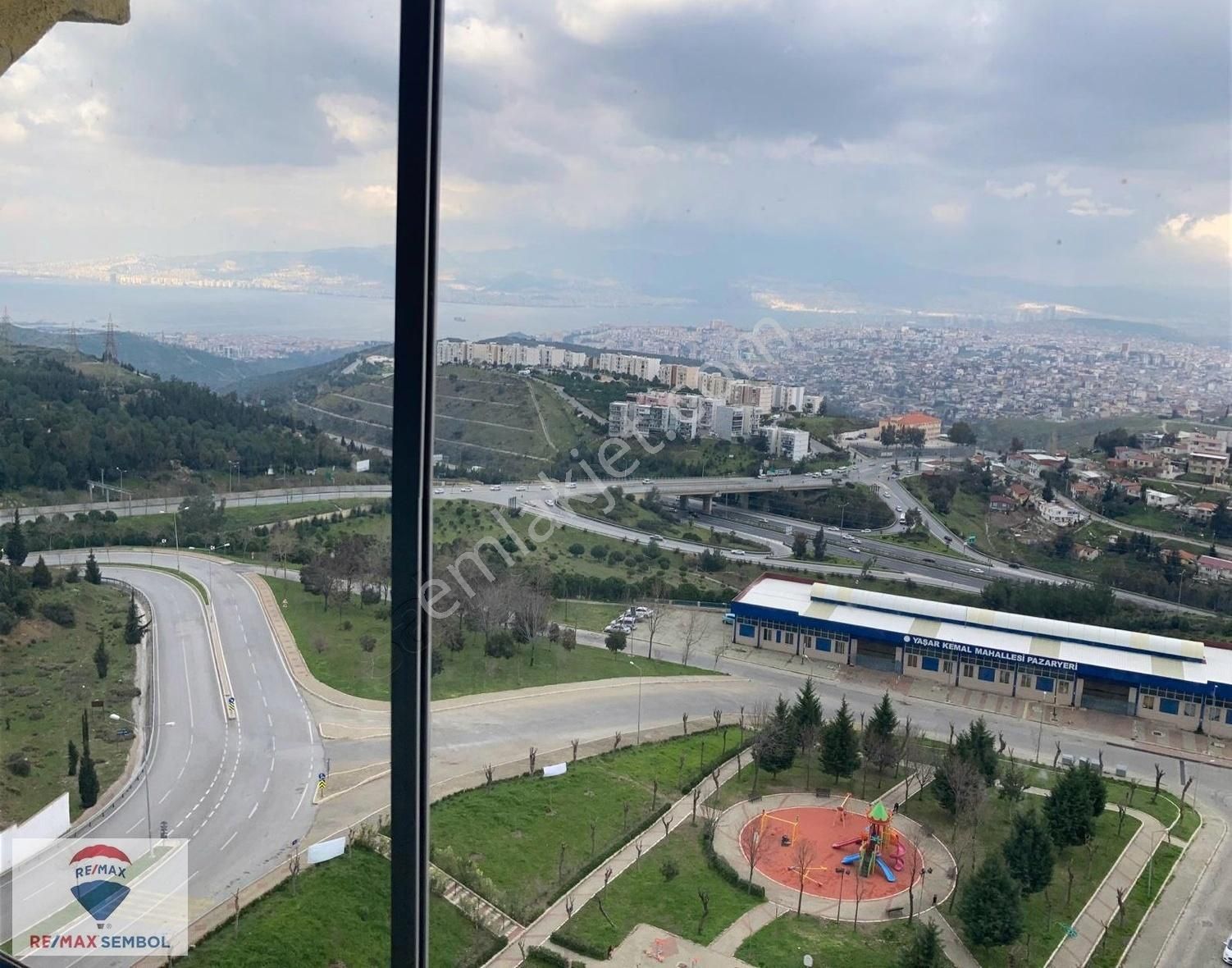 Uzundere Doğakent Sitesinde Tadilatlı Panaromik Deniz Manzaralı