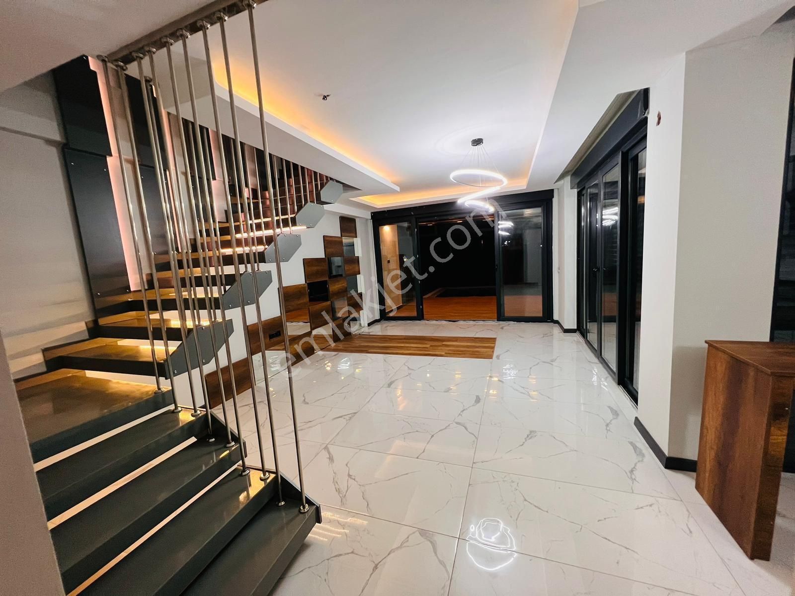 Kuşadası Davutlar’da Tek Müstakil Özel Havuzlu Satılık 3+1 Yazlık - Görsel 13