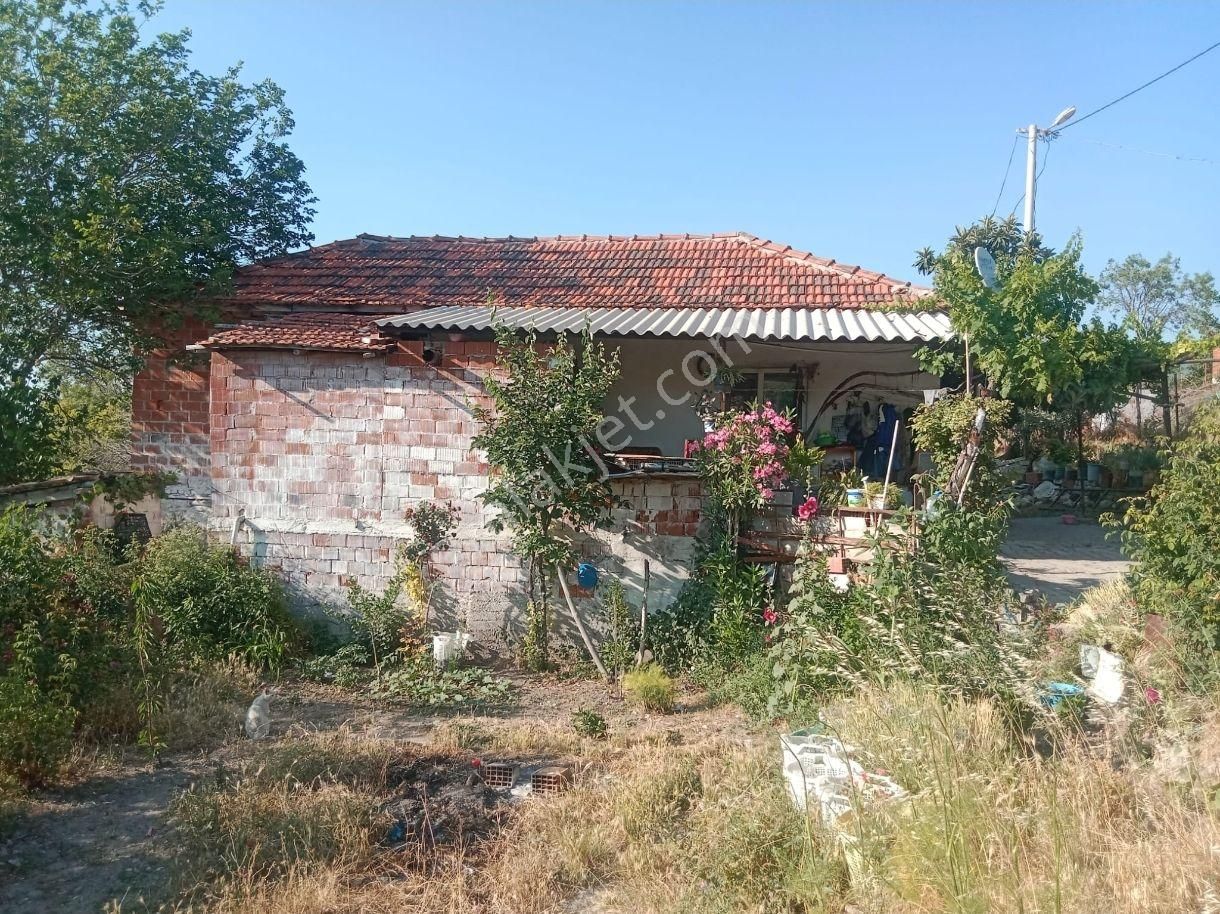 Azizye Mahallesinde. 470m2 Satılık Köy Evi