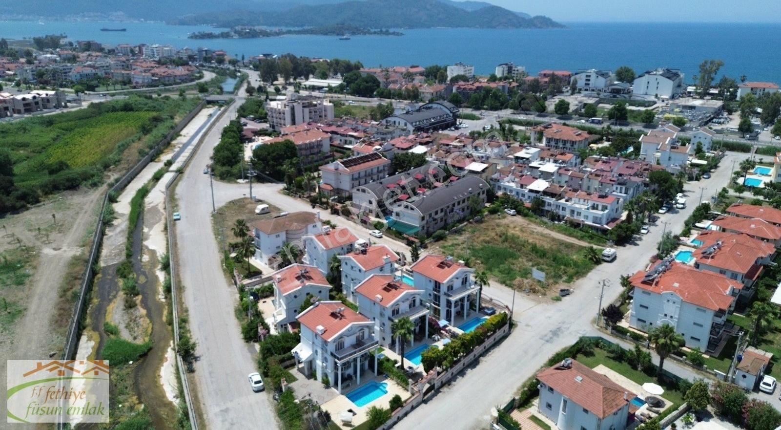 Füsun Emlak'tan Çalış Sahile Yakın Müstakil 3+1 Havuzlu Villa