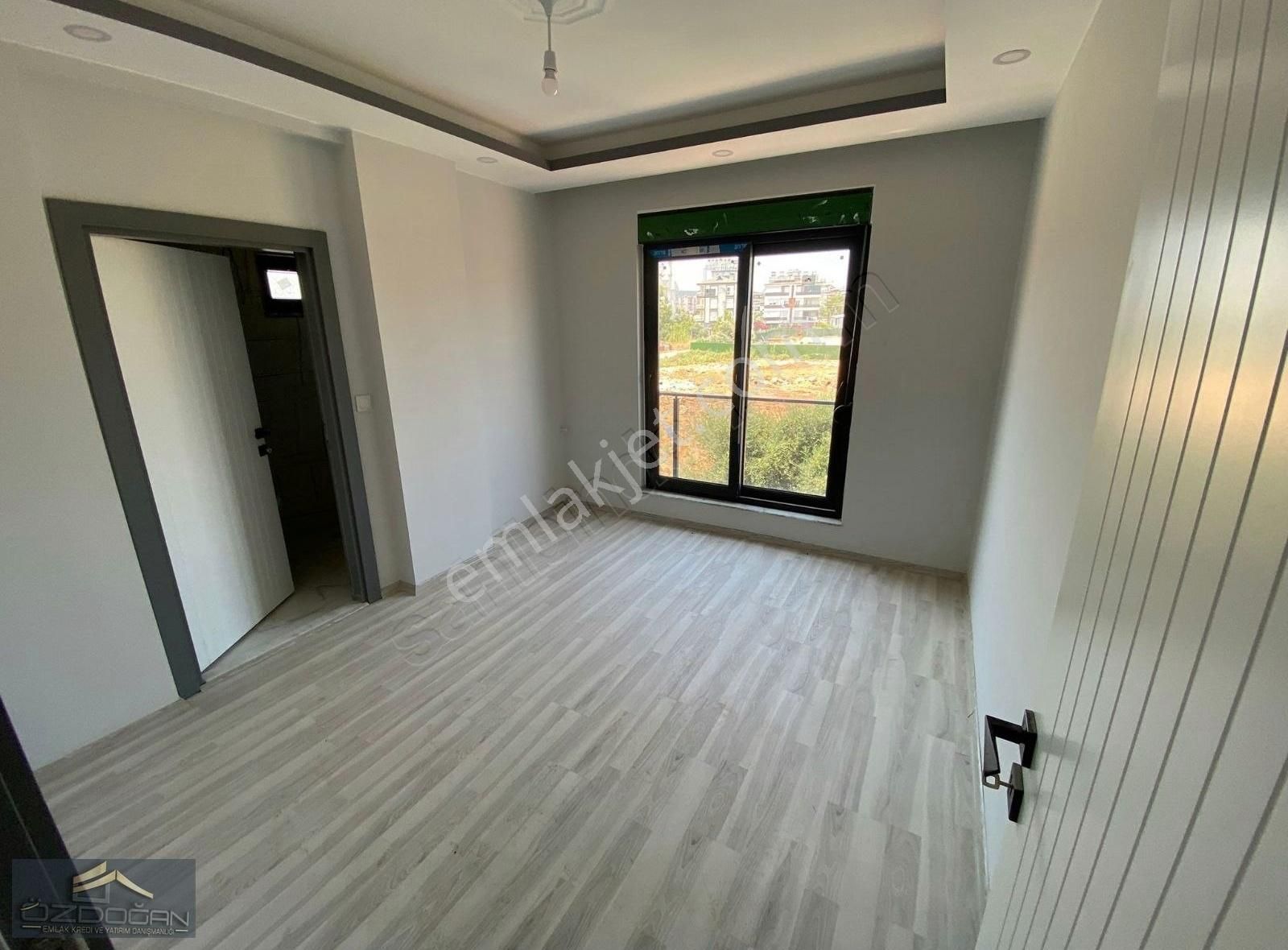 2+1 Sıfır Herşey Ayrı Ebeveyn Banyo Asansörlü Cadde Üstü Satılık - Görsel 18