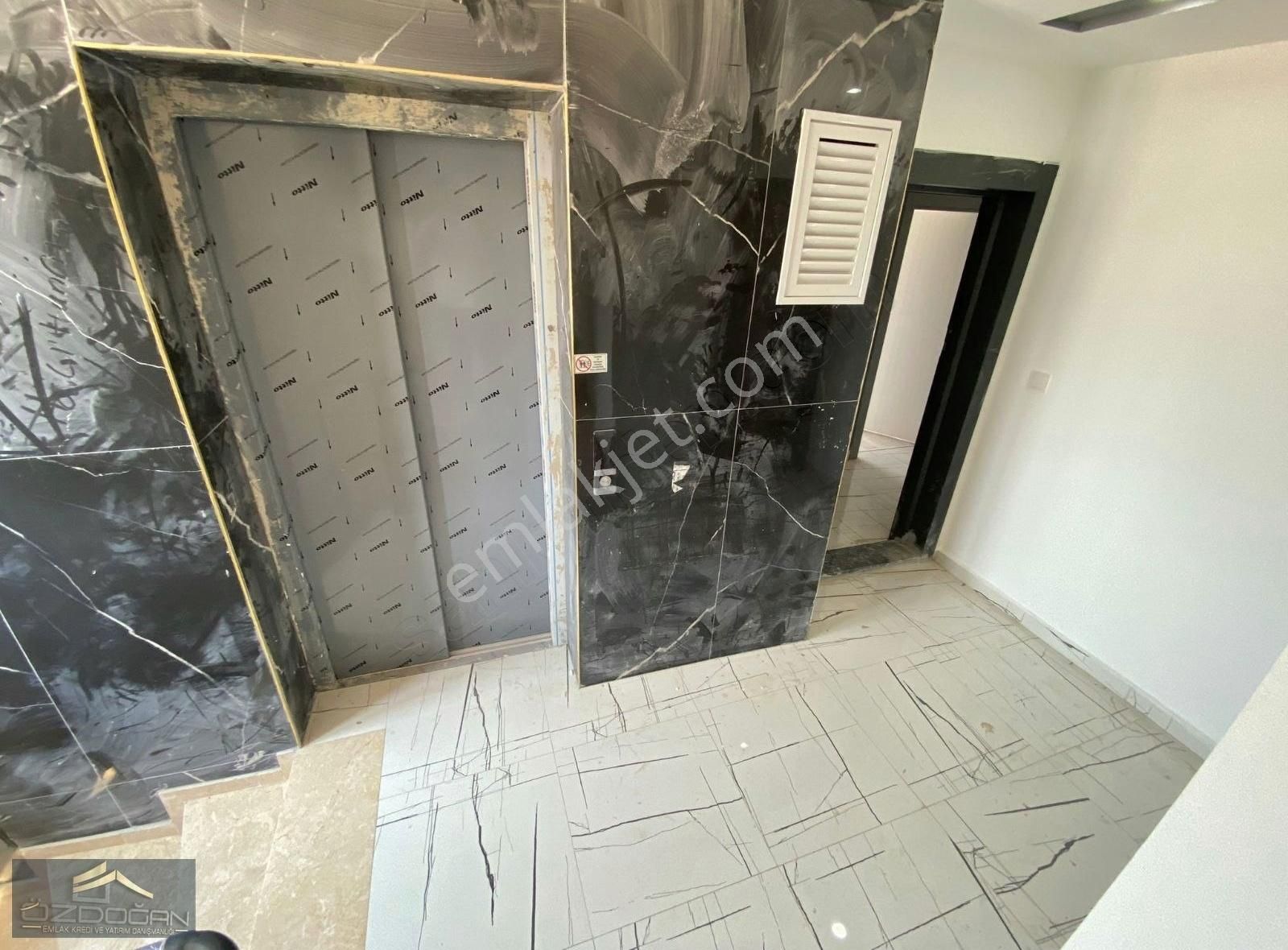 2+1 Sıfır Herşey Ayrı Ebeveyn Banyo Asansörlü Cadde Üstü Satılık - Görsel 9