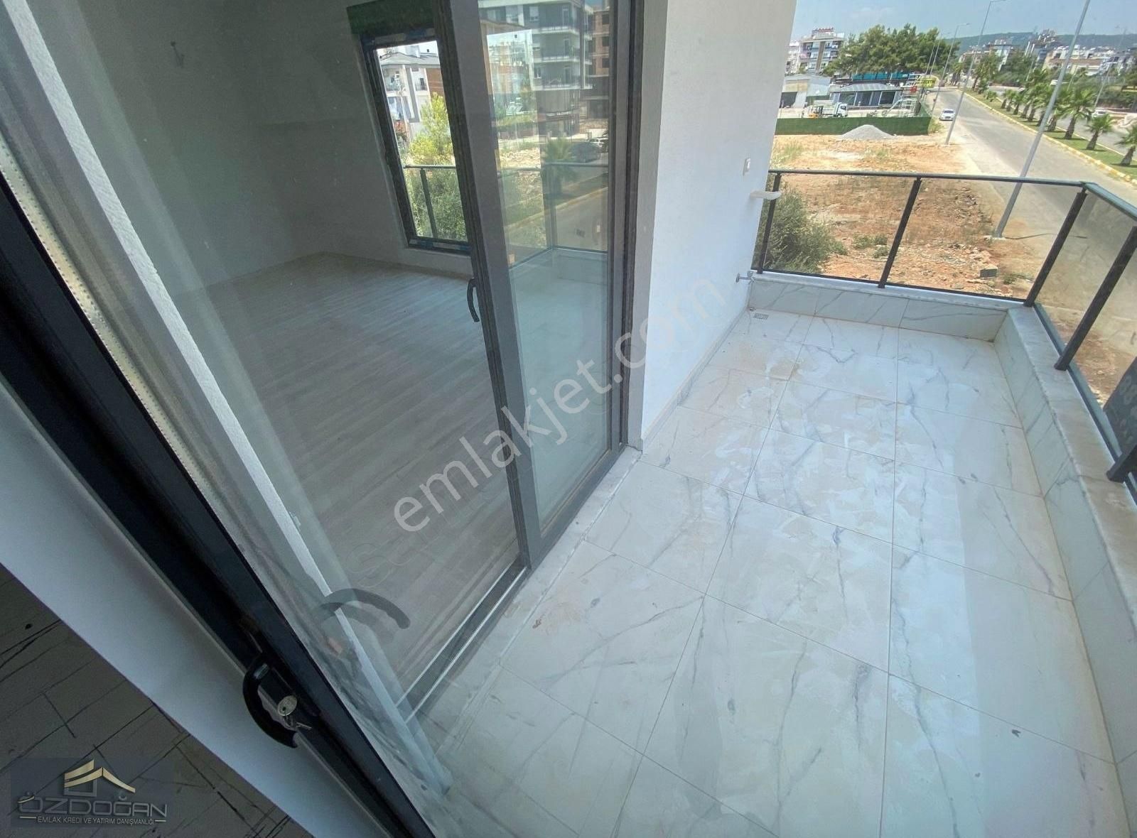 2+1 Sıfır Herşey Ayrı Ebeveyn Banyo Asansörlü Cadde Üstü Satılık - Görsel 16