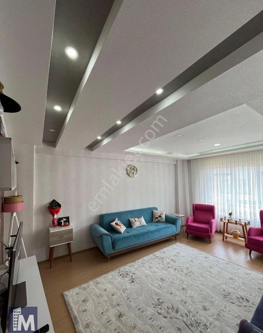 Cumartesi Pazarı İçi 3+1 160 M2 Asansörlü Bakımlı Fırsat Daire