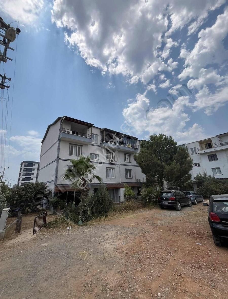 5+1 Yeni Tadilatlı Geniş Katta İskanlı Satılık Dubleks Daire